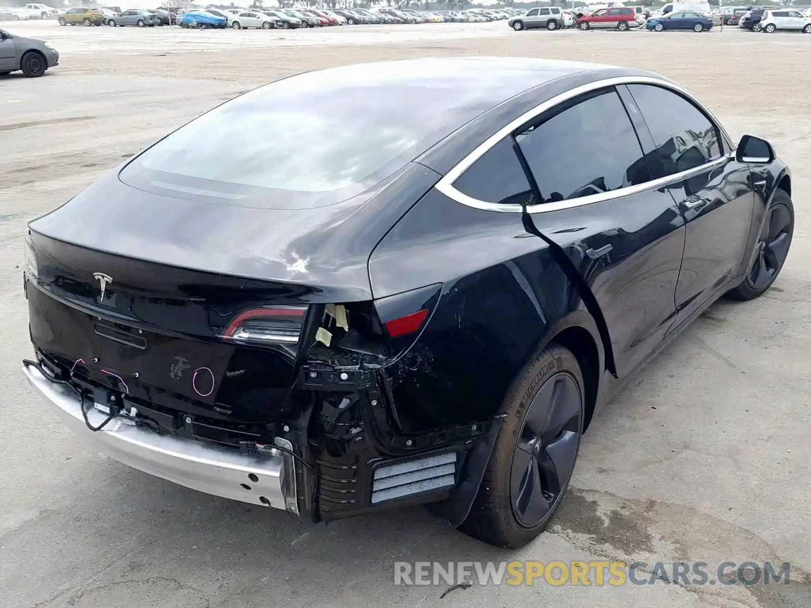 4 Фотография поврежденного автомобиля 5YJ3E1EA1KF305758 TESLA MODEL 3 2019