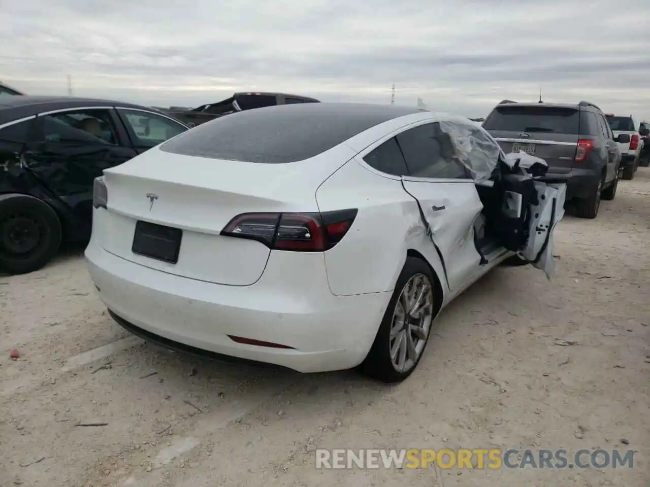 4 Photograph of a damaged car 5YJ3E1EA1KF407691 TESLA MODEL 3 2019