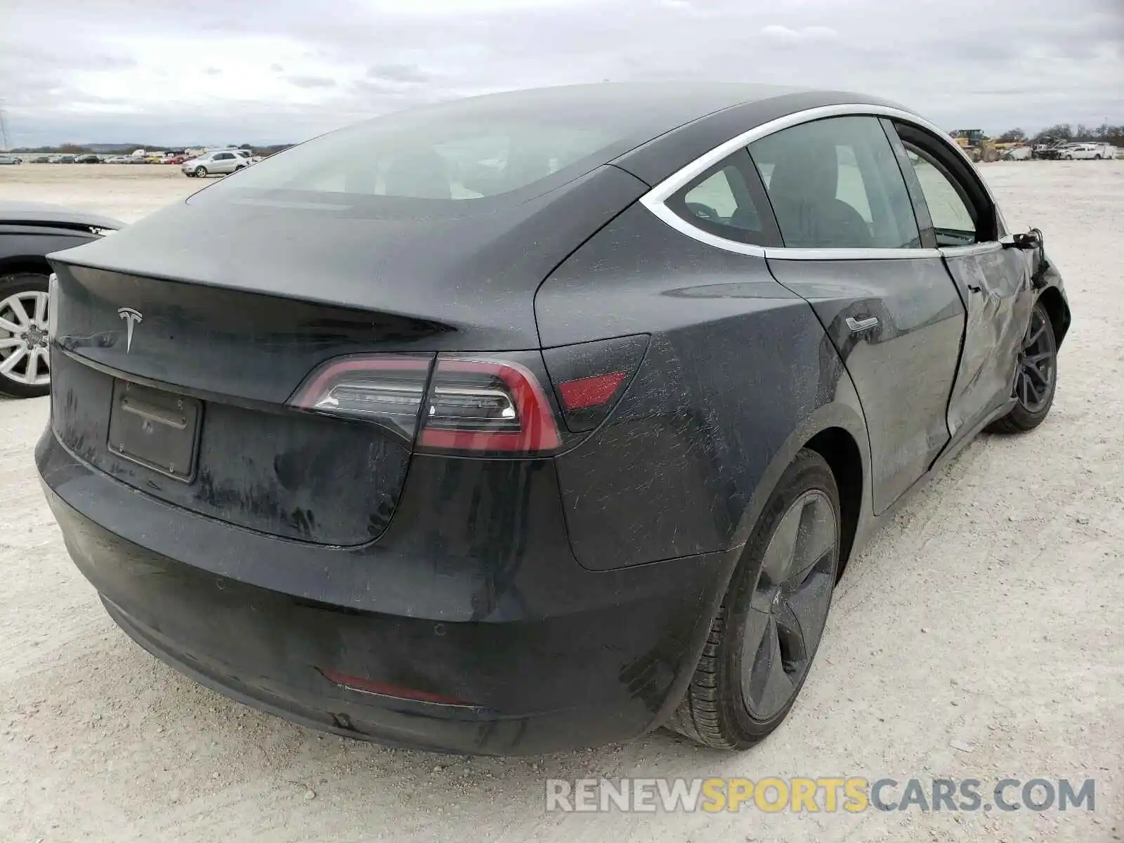 4 Фотография поврежденного автомобиля 5YJ3E1EA1KF410638 TESLA MODEL 3 2019