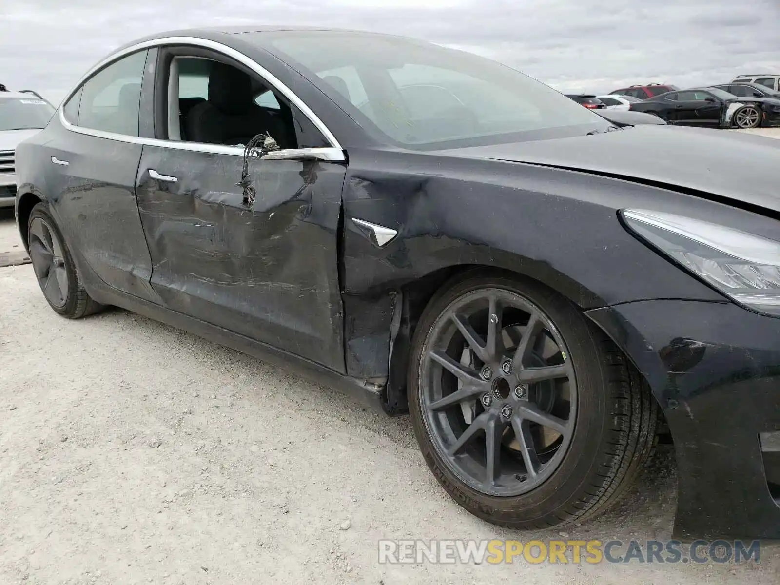 9 Photograph of a damaged car 5YJ3E1EA1KF410638 TESLA MODEL 3 2019