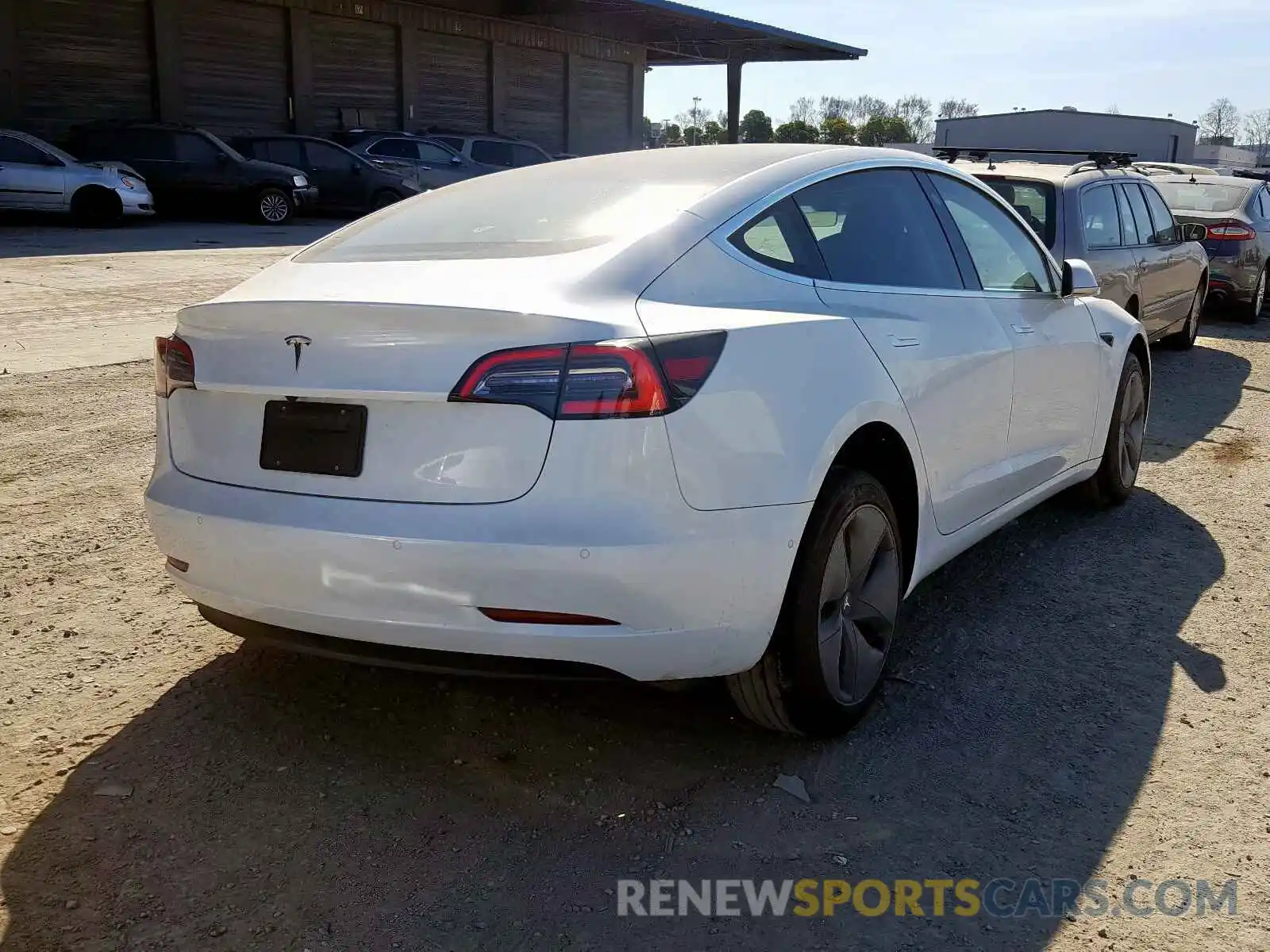 4 Photograph of a damaged car 5YJ3E1EA1KF426404 TESLA MODEL 3 2019