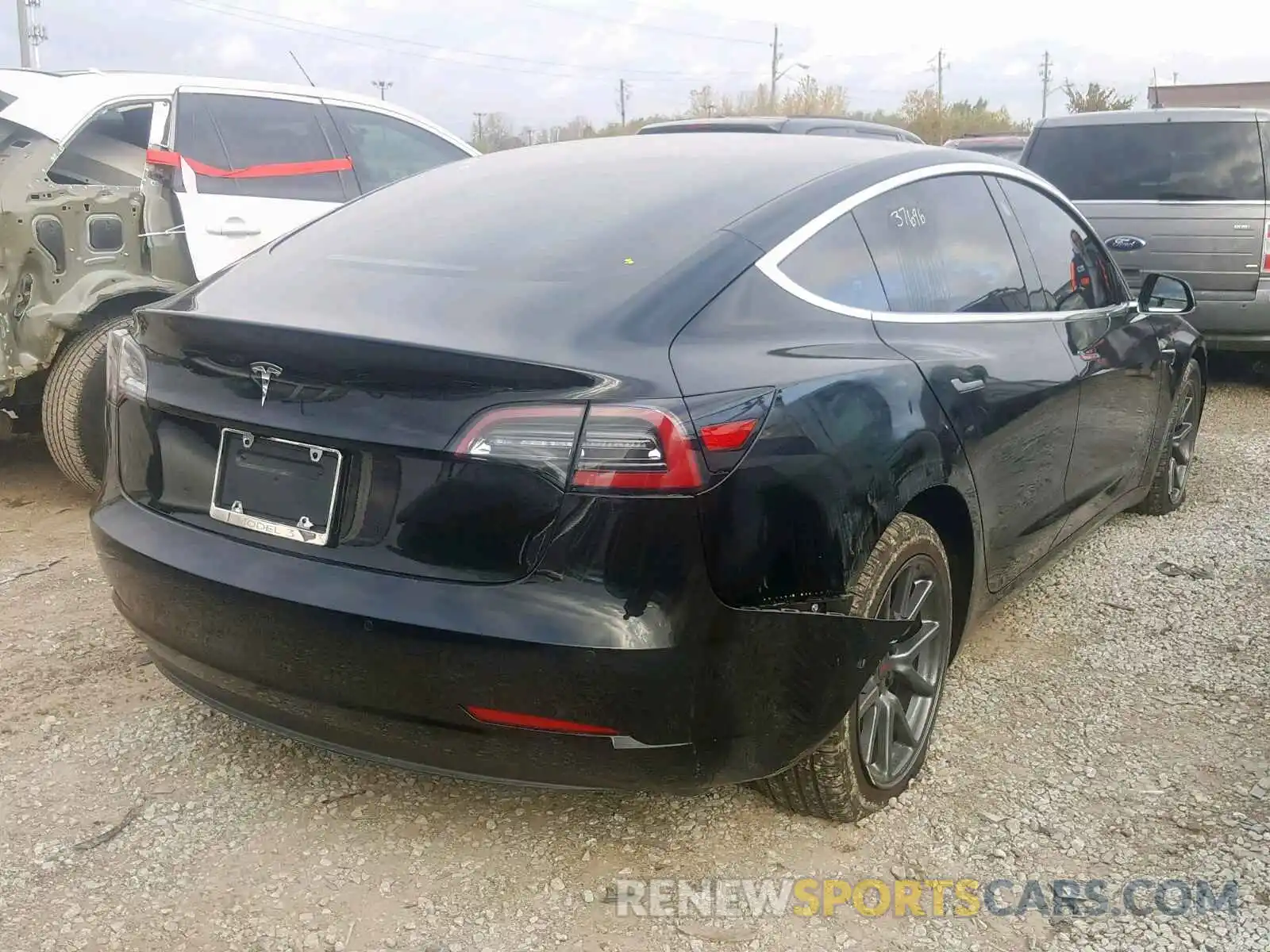 4 Фотография поврежденного автомобиля 5YJ3E1EA1KF428900 TESLA MODEL 3 2019