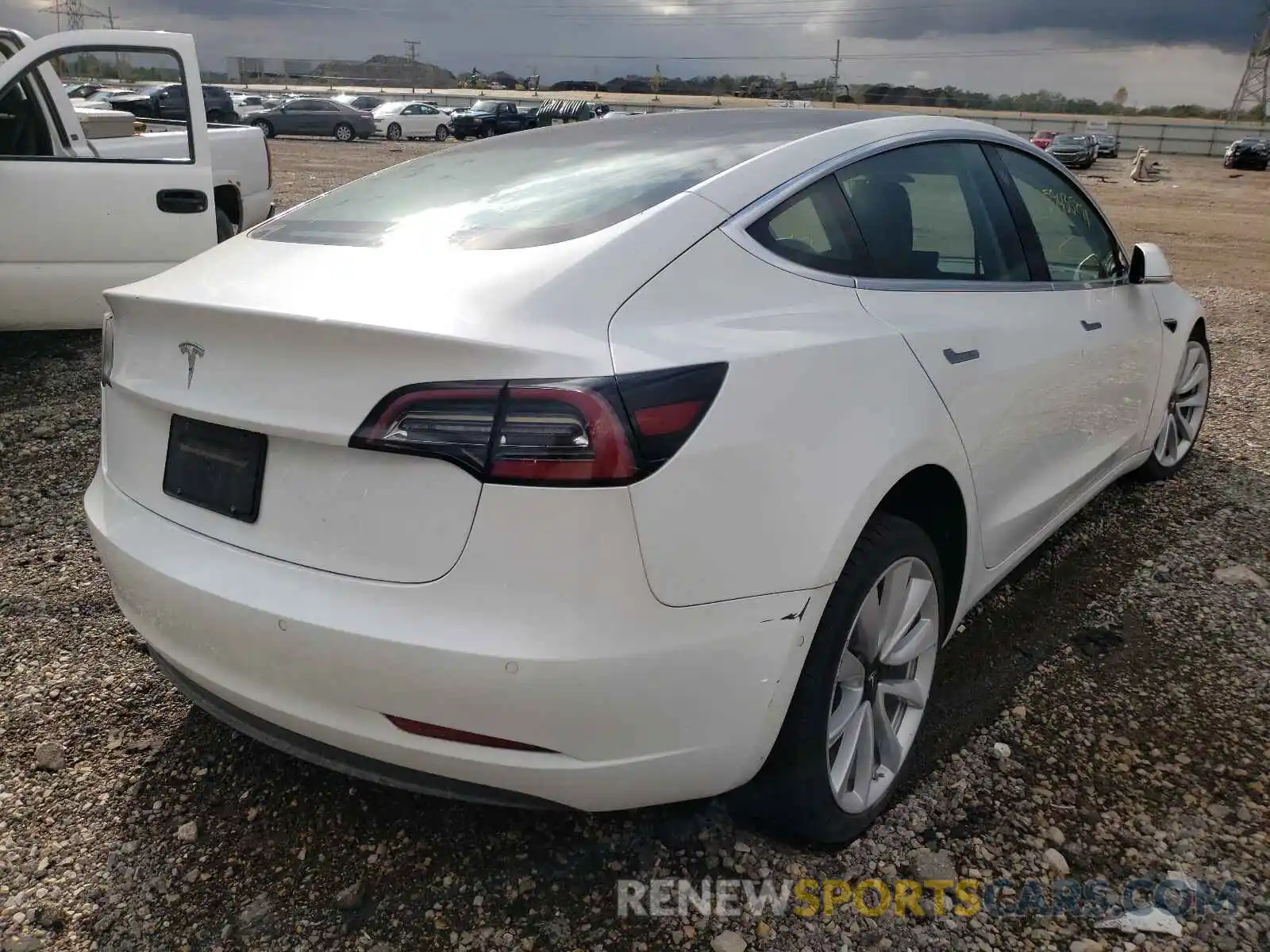 4 Photograph of a damaged car 5YJ3E1EA1KF466482 TESLA MODEL 3 2019