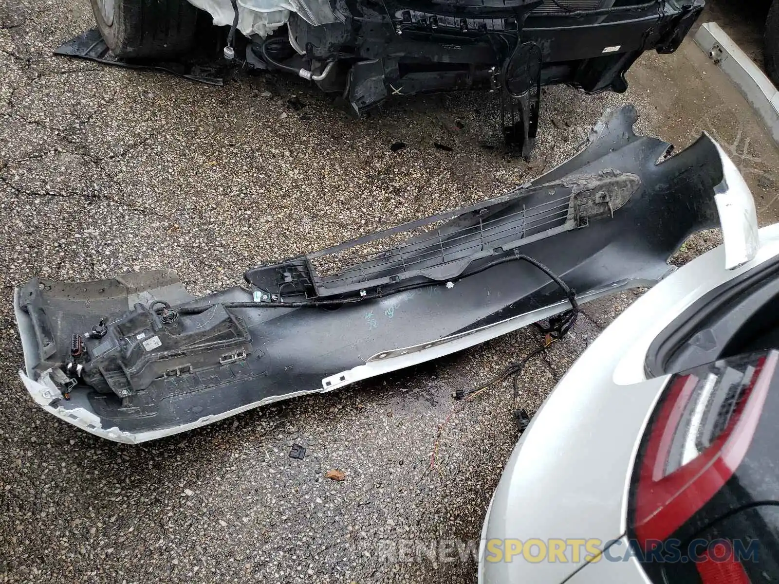 9 Photograph of a damaged car 5YJ3E1EA2KF190622 TESLA MODEL 3 2019