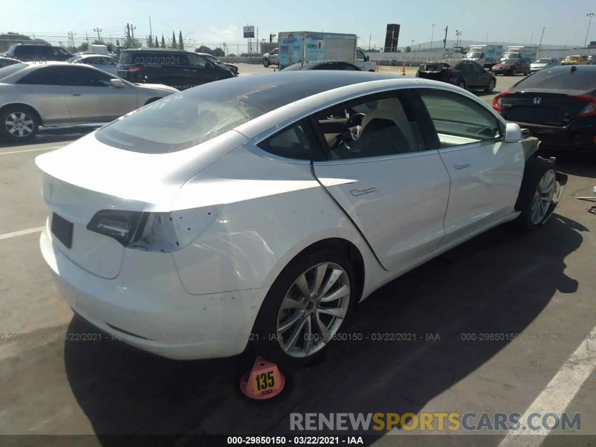 4 Фотография поврежденного автомобиля 5YJ3E1EA2KF302612 TESLA MODEL 3 2019