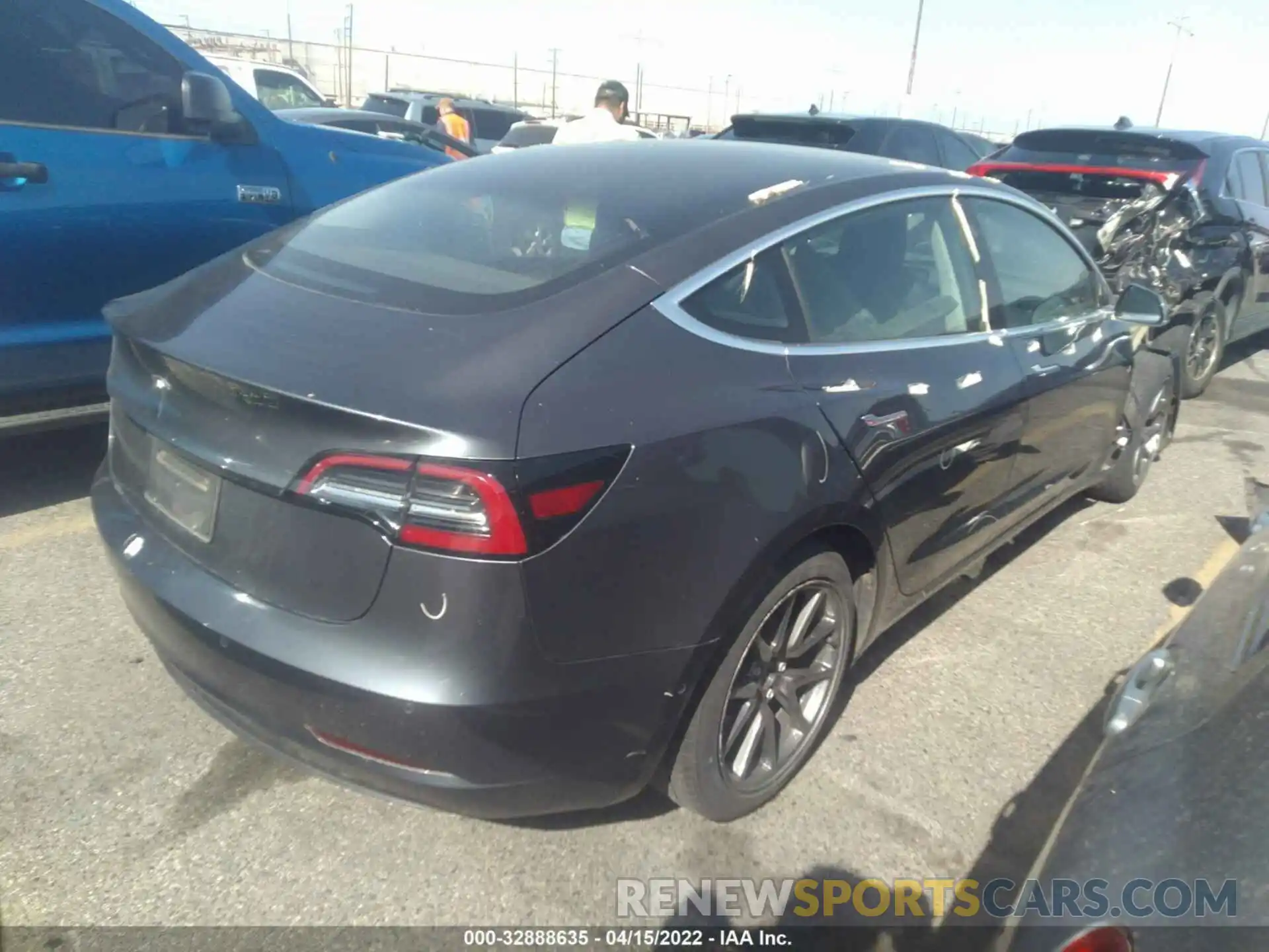 4 Фотография поврежденного автомобиля 5YJ3E1EA2KF307227 TESLA MODEL 3 2019