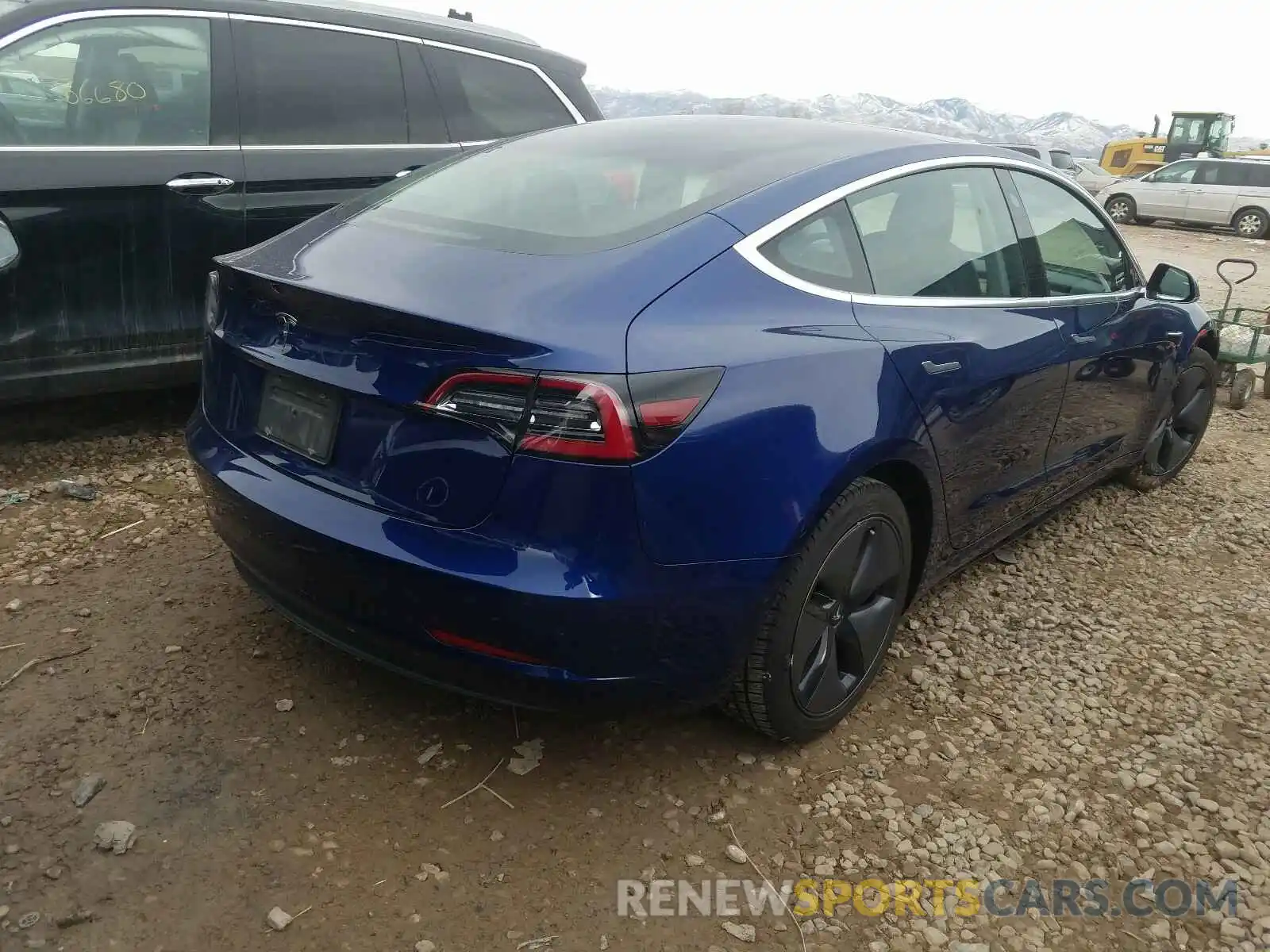 4 Фотография поврежденного автомобиля 5YJ3E1EA2KF309236 TESLA MODEL 3 2019