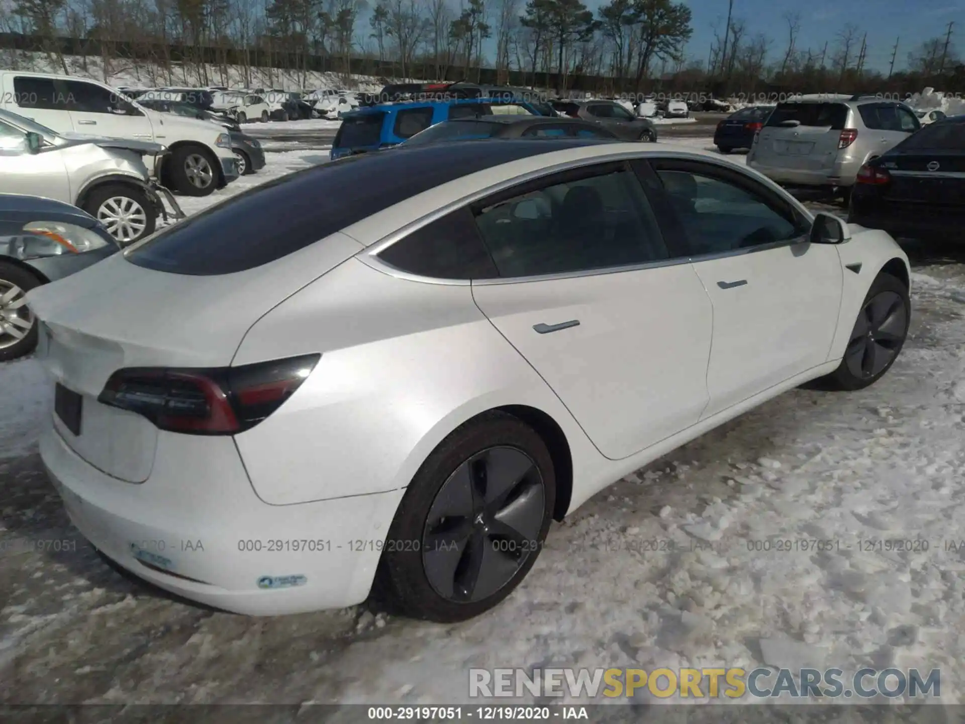 4 Фотография поврежденного автомобиля 5YJ3E1EA2KF310080 TESLA MODEL 3 2019