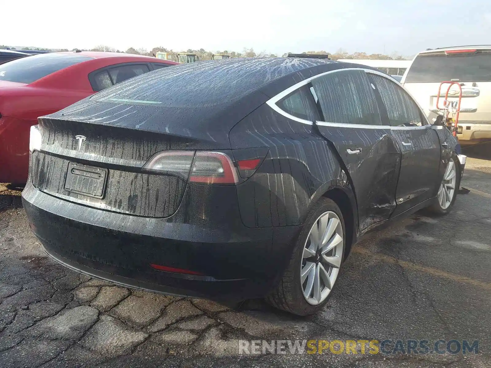 4 Photograph of a damaged car 5YJ3E1EA2KF310628 TESLA MODEL 3 2019