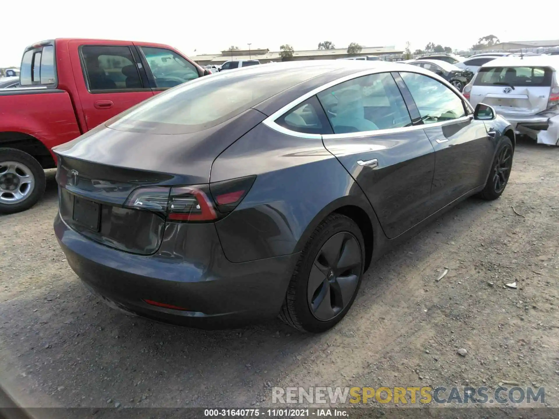 4 Фотография поврежденного автомобиля 5YJ3E1EA2KF312458 TESLA MODEL 3 2019