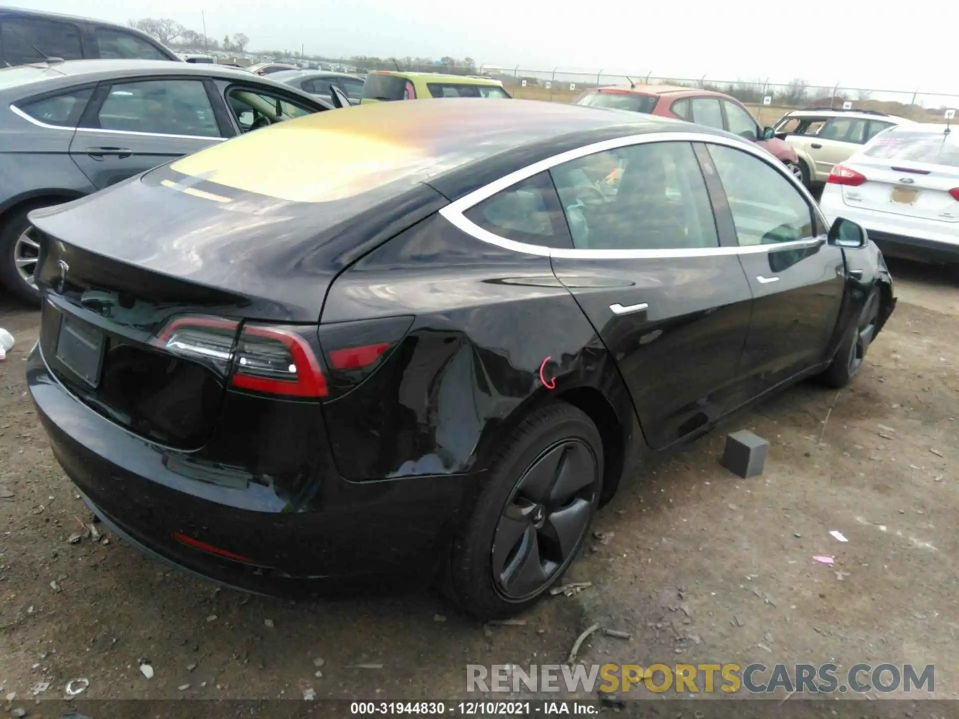 4 Фотография поврежденного автомобиля 5YJ3E1EA2KF325260 TESLA MODEL 3 2019