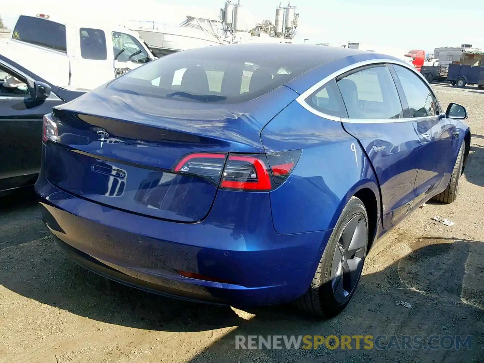 4 Photograph of a damaged car 5YJ3E1EA2KF326179 TESLA MODEL 3 2019