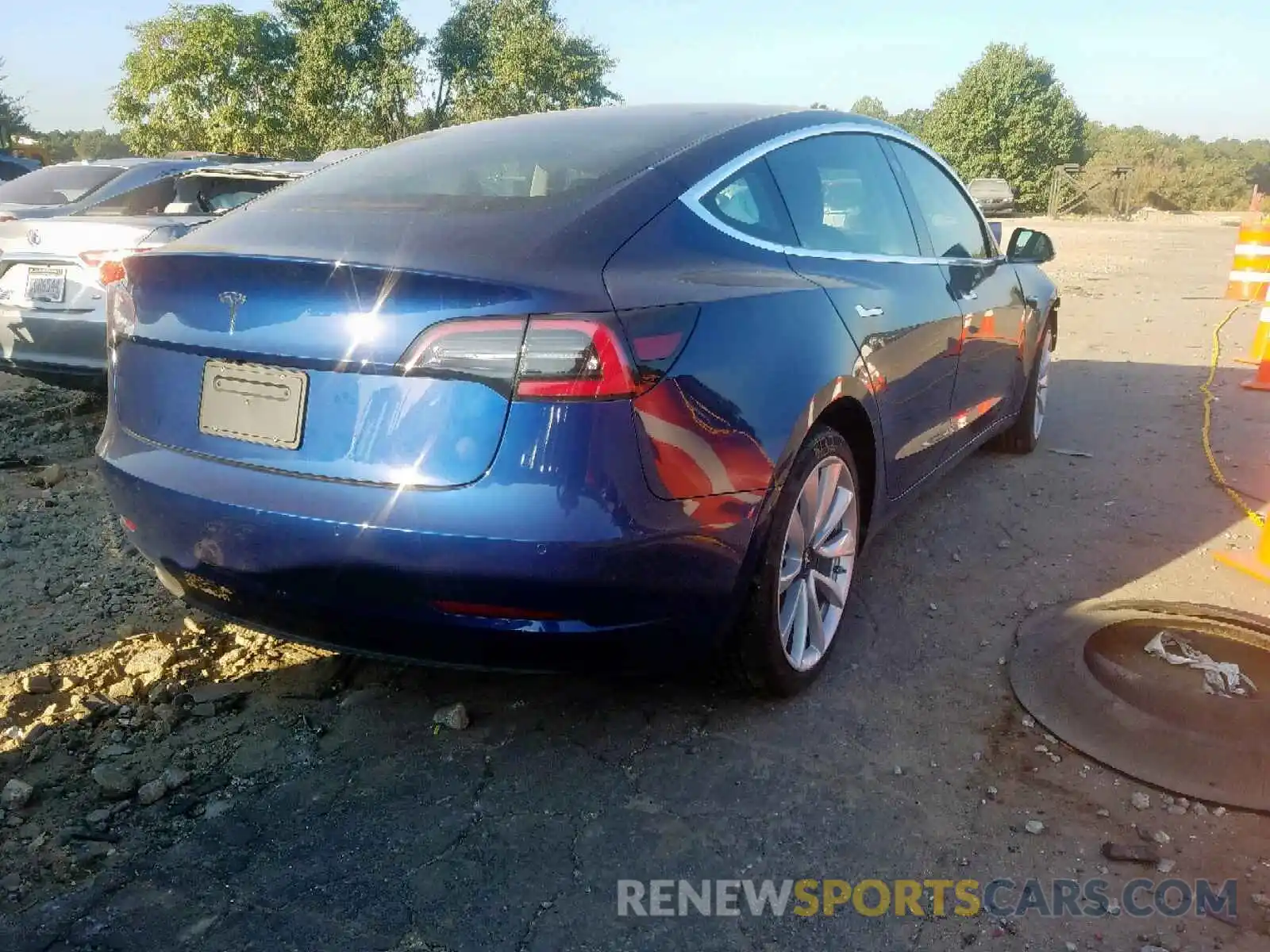 4 Photograph of a damaged car 5YJ3E1EA2KF346092 TESLA MODEL 3 2019