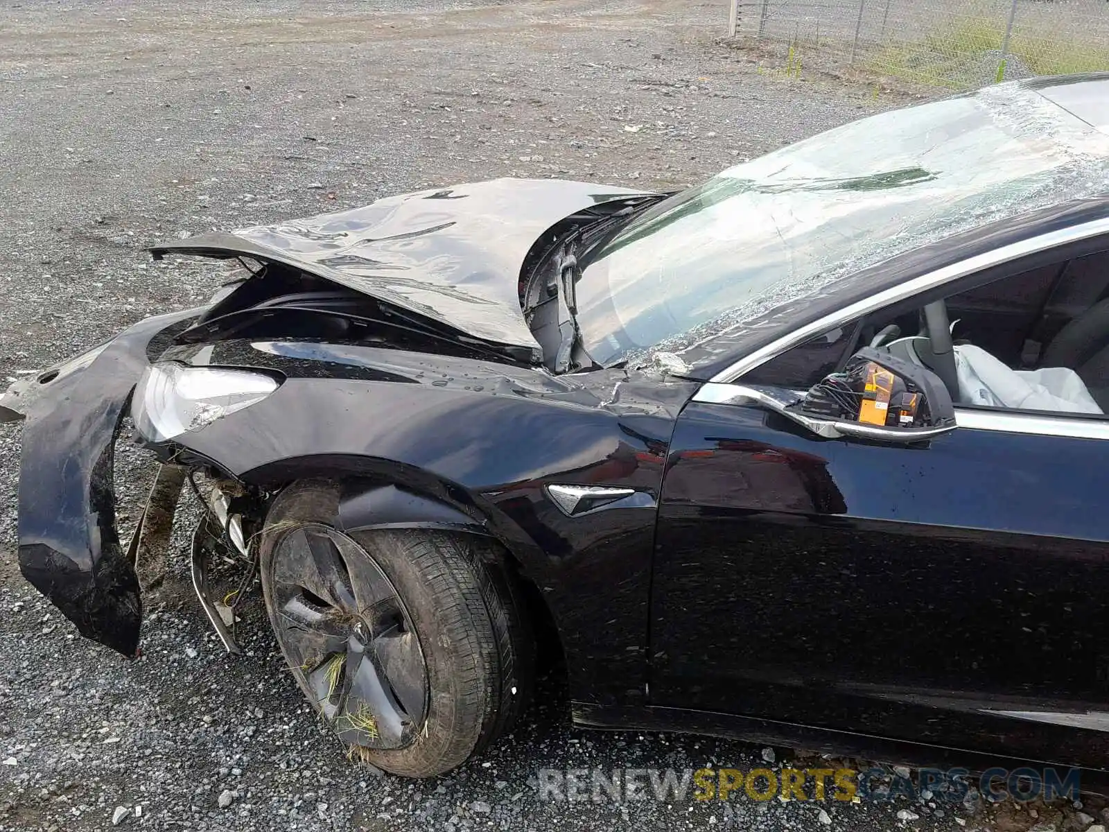 9 Photograph of a damaged car 5YJ3E1EA2KF394806 TESLA MODEL 3 2019