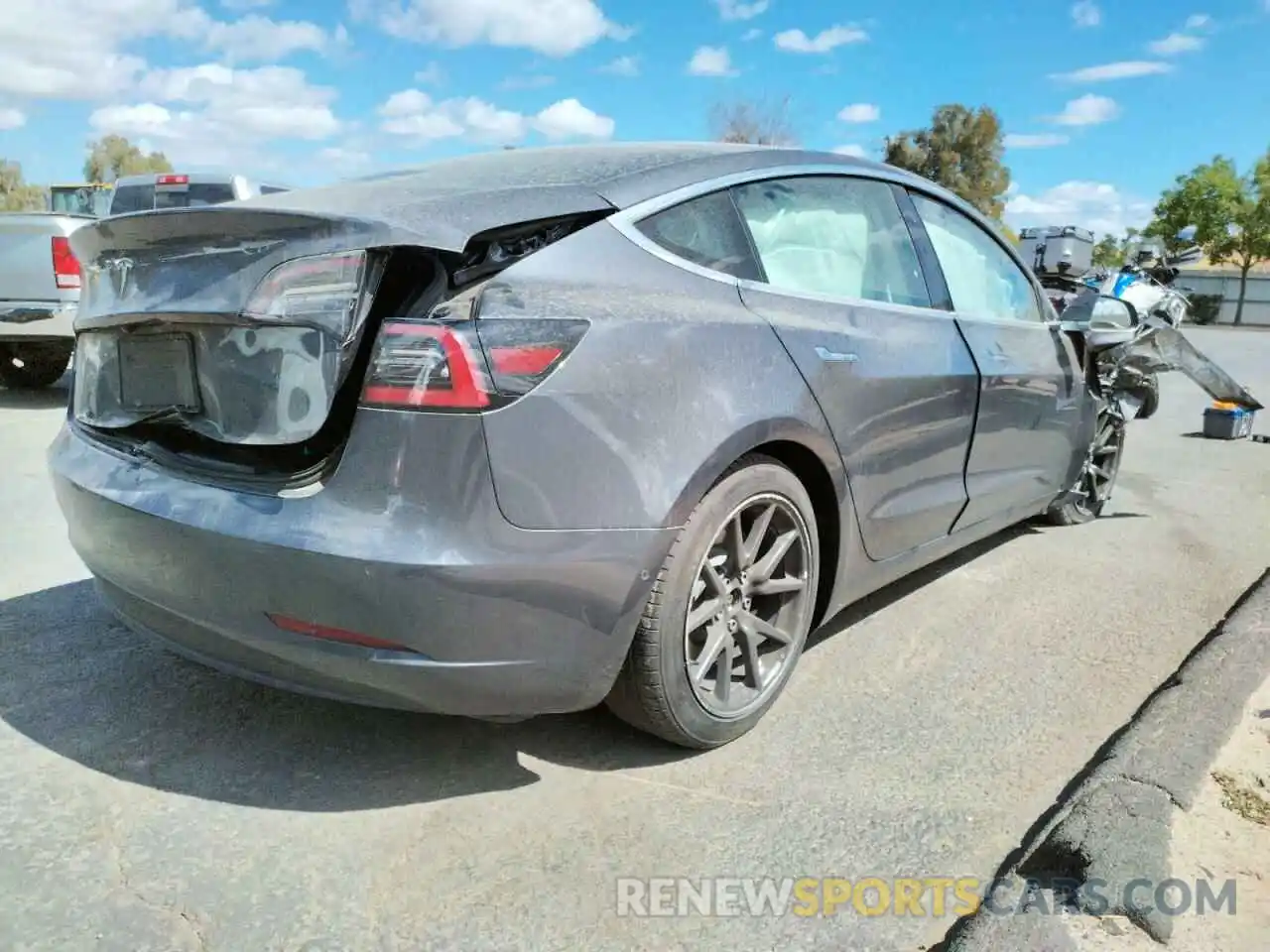 4 Фотография поврежденного автомобиля 5YJ3E1EA2KF411152 TESLA MODEL 3 2019