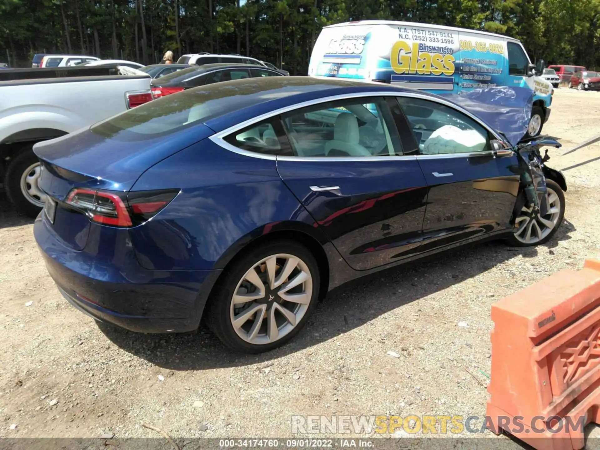 4 Фотография поврежденного автомобиля 5YJ3E1EA2KF413225 TESLA MODEL 3 2019