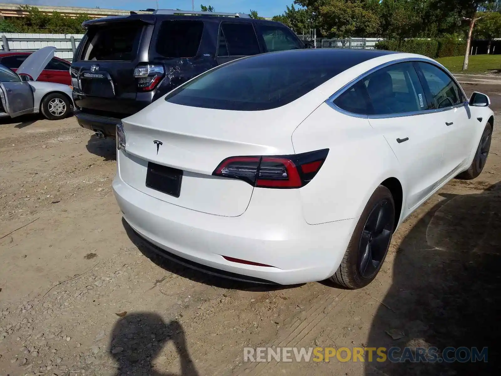 4 Photograph of a damaged car 5YJ3E1EA2KF430803 TESLA MODEL 3 2019