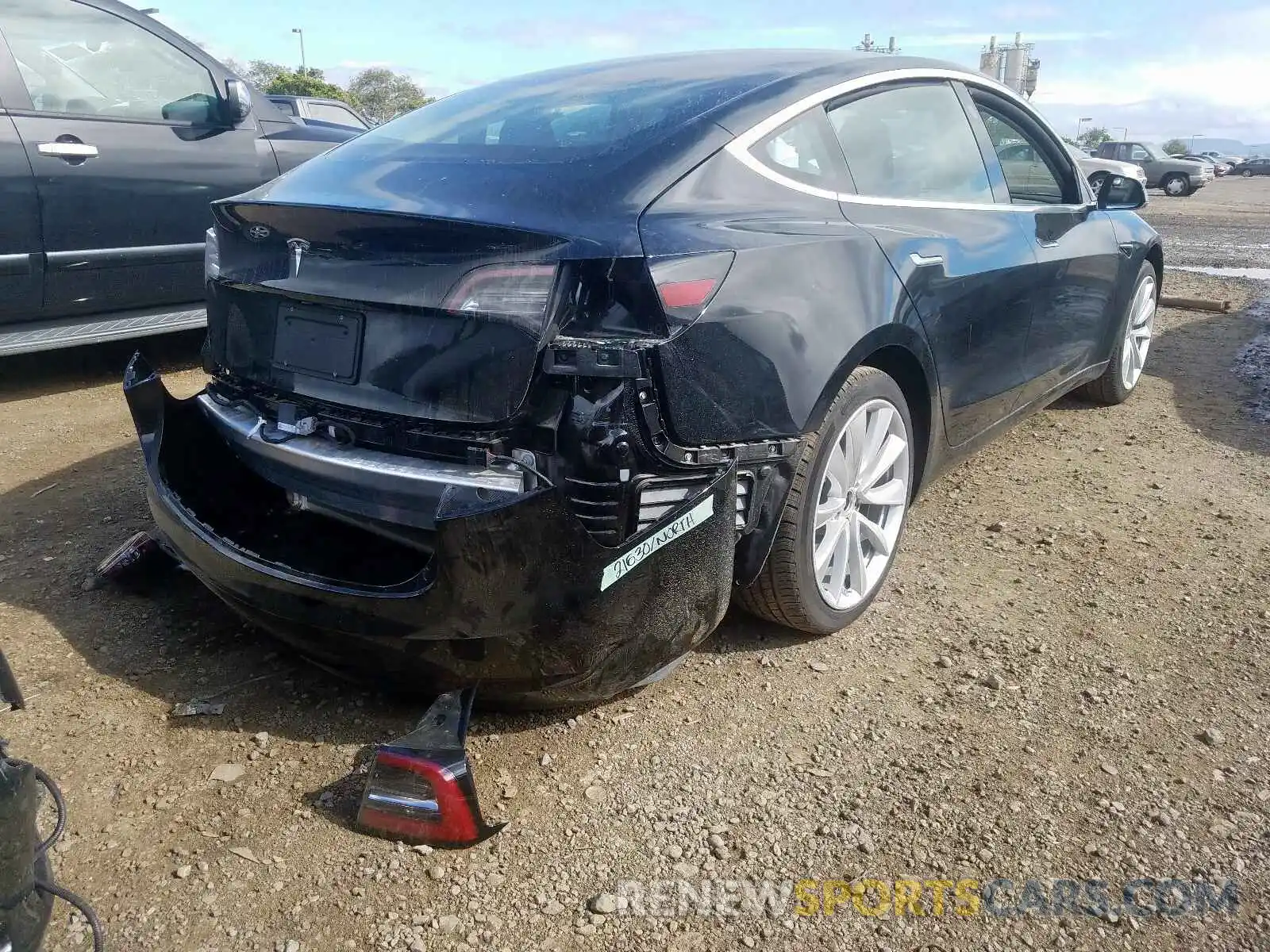 4 Фотография поврежденного автомобиля 5YJ3E1EA2KF447262 TESLA MODEL 3 2019