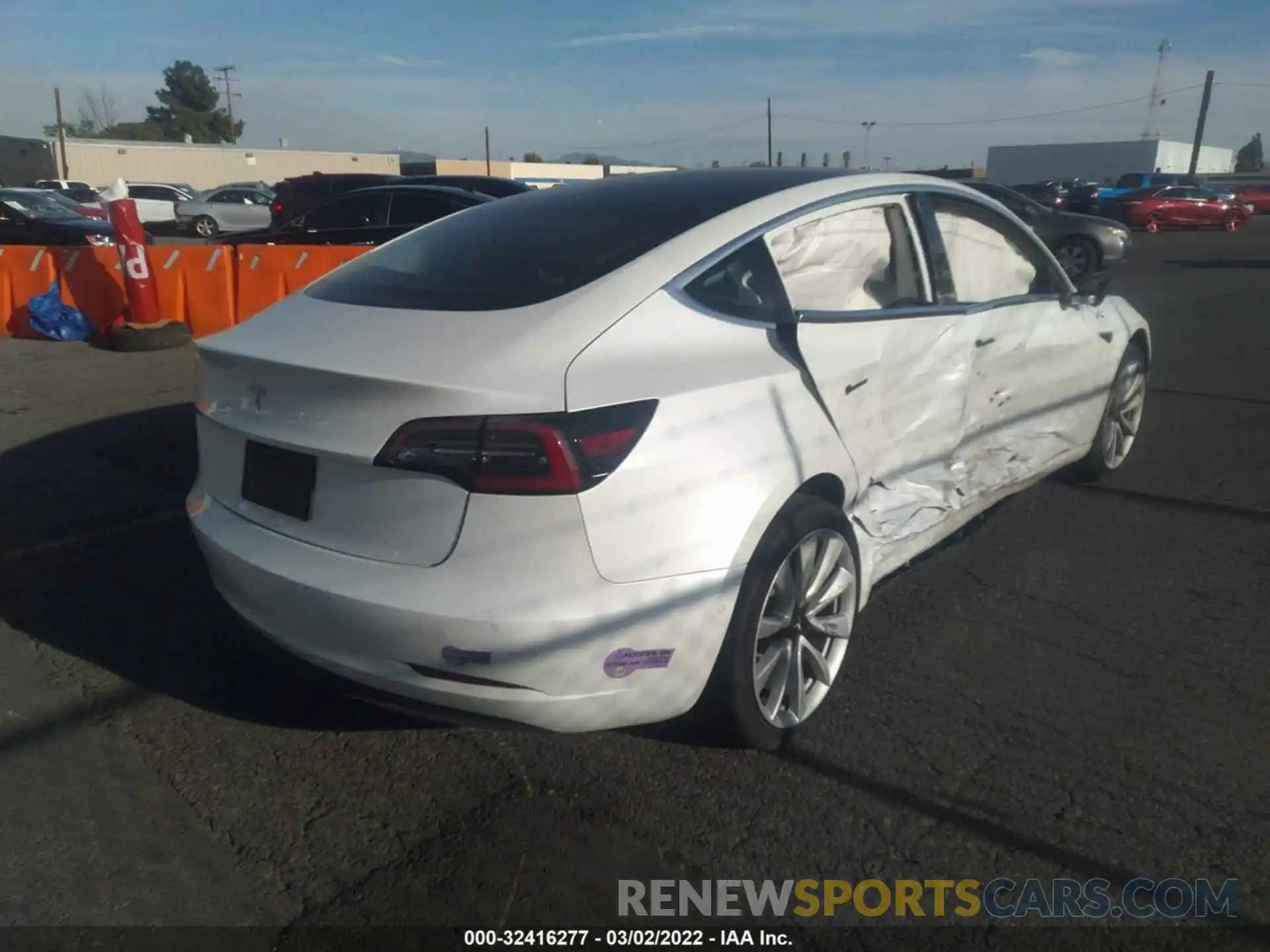 4 Photograph of a damaged car 5YJ3E1EA2KF476454 TESLA MODEL 3 2019