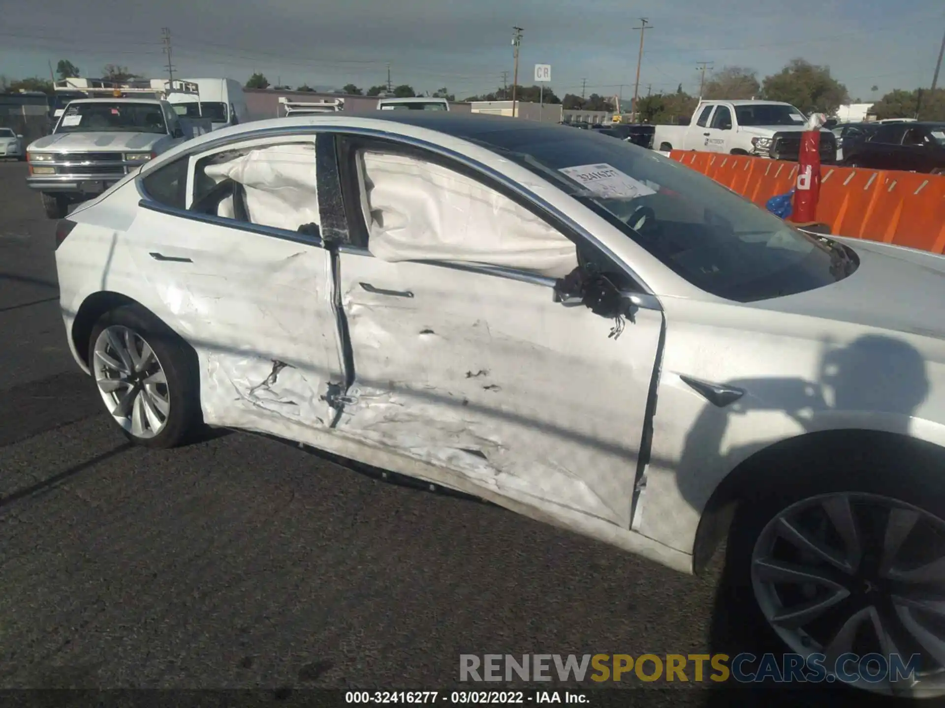 6 Photograph of a damaged car 5YJ3E1EA2KF476454 TESLA MODEL 3 2019