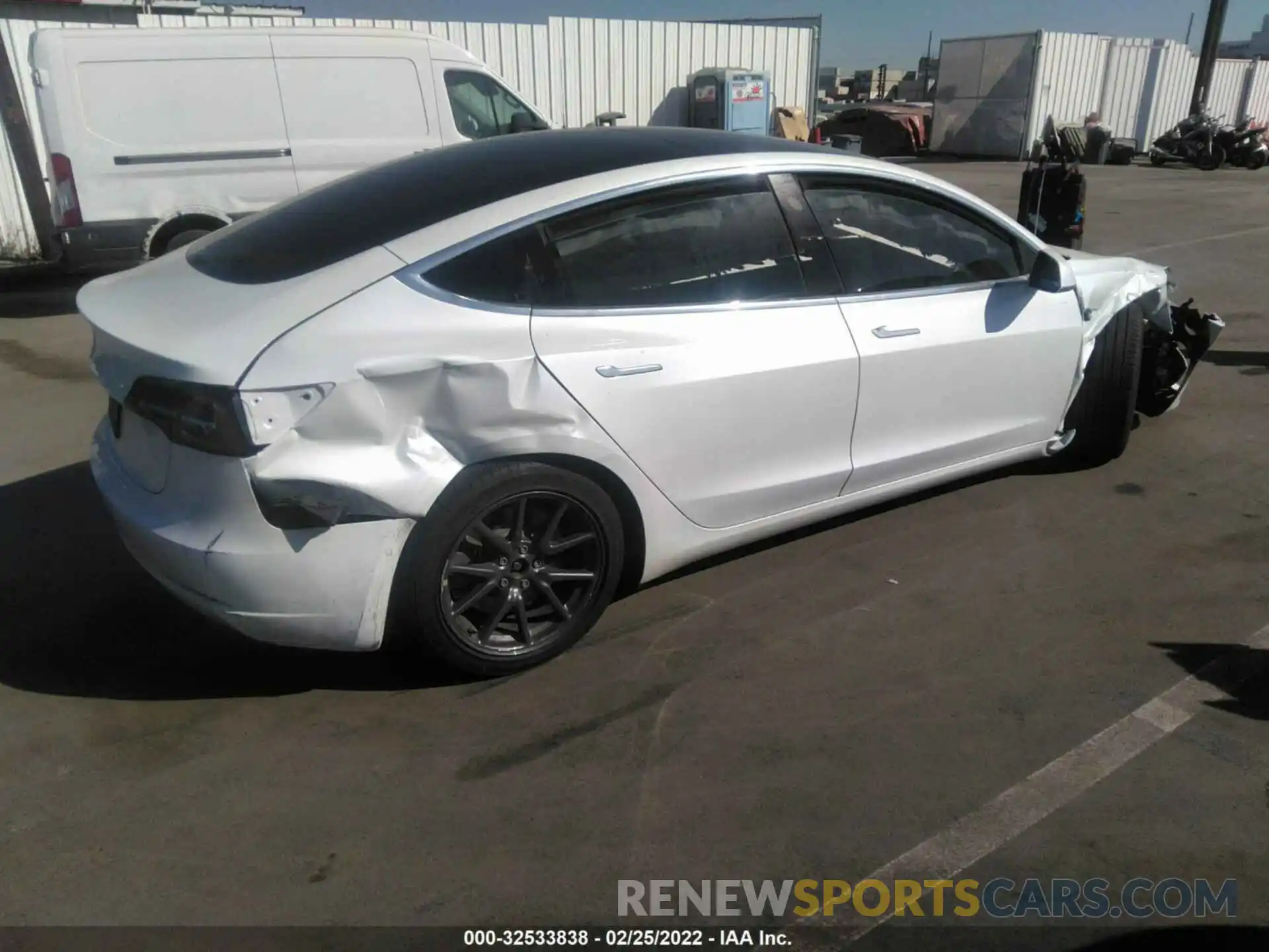 4 Photograph of a damaged car 5YJ3E1EA2KF485817 TESLA MODEL 3 2019