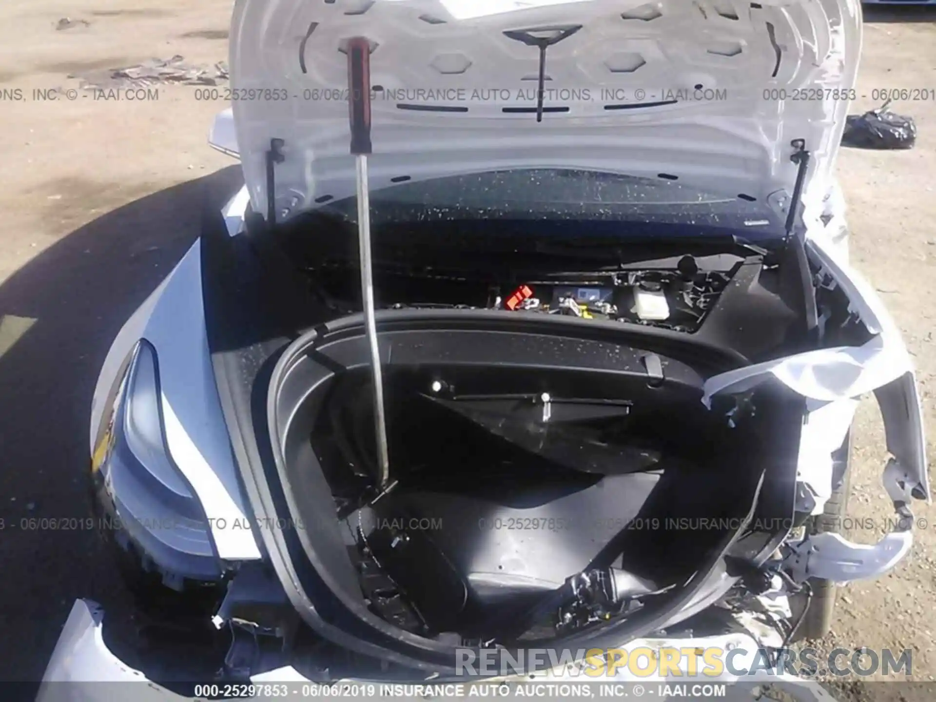 10 Photograph of a damaged car 5YJ3E1EA3KF300111 TESLA MODEL 3 2019