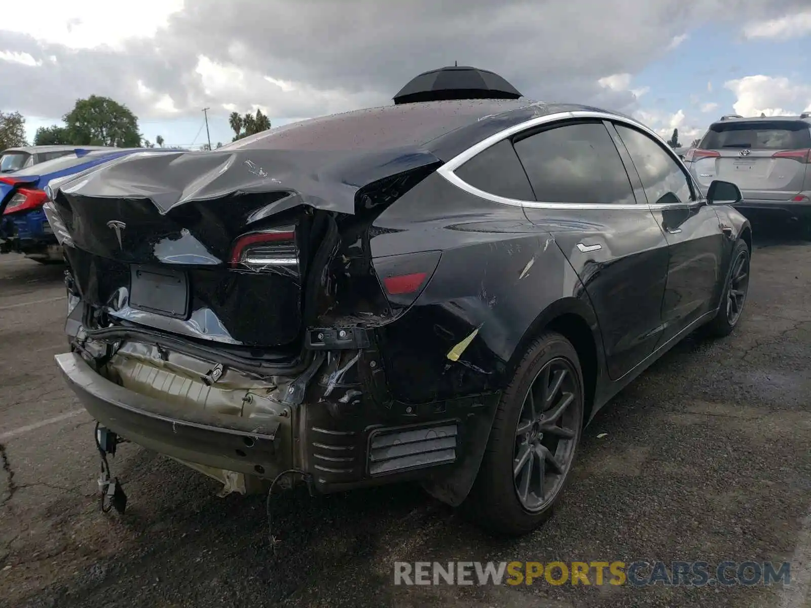 4 Photograph of a damaged car 5YJ3E1EA3KF306006 TESLA MODEL 3 2019