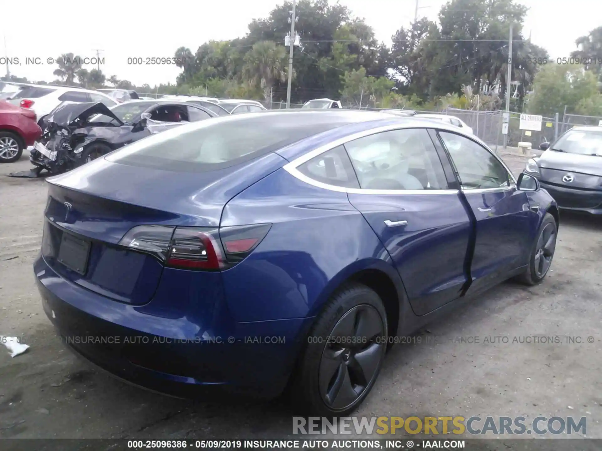 4 Photograph of a damaged car 5YJ3E1EA3KF312355 TESLA MODEL 3 2019