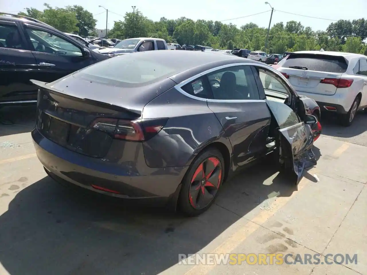 4 Photograph of a damaged car 5YJ3E1EA3KF324313 TESLA MODEL 3 2019