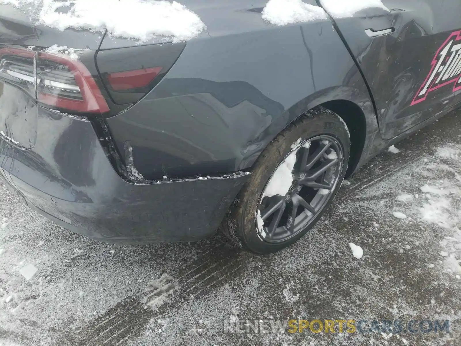 9 Photograph of a damaged car 5YJ3E1EA3KF396452 TESLA MODEL 3 2019