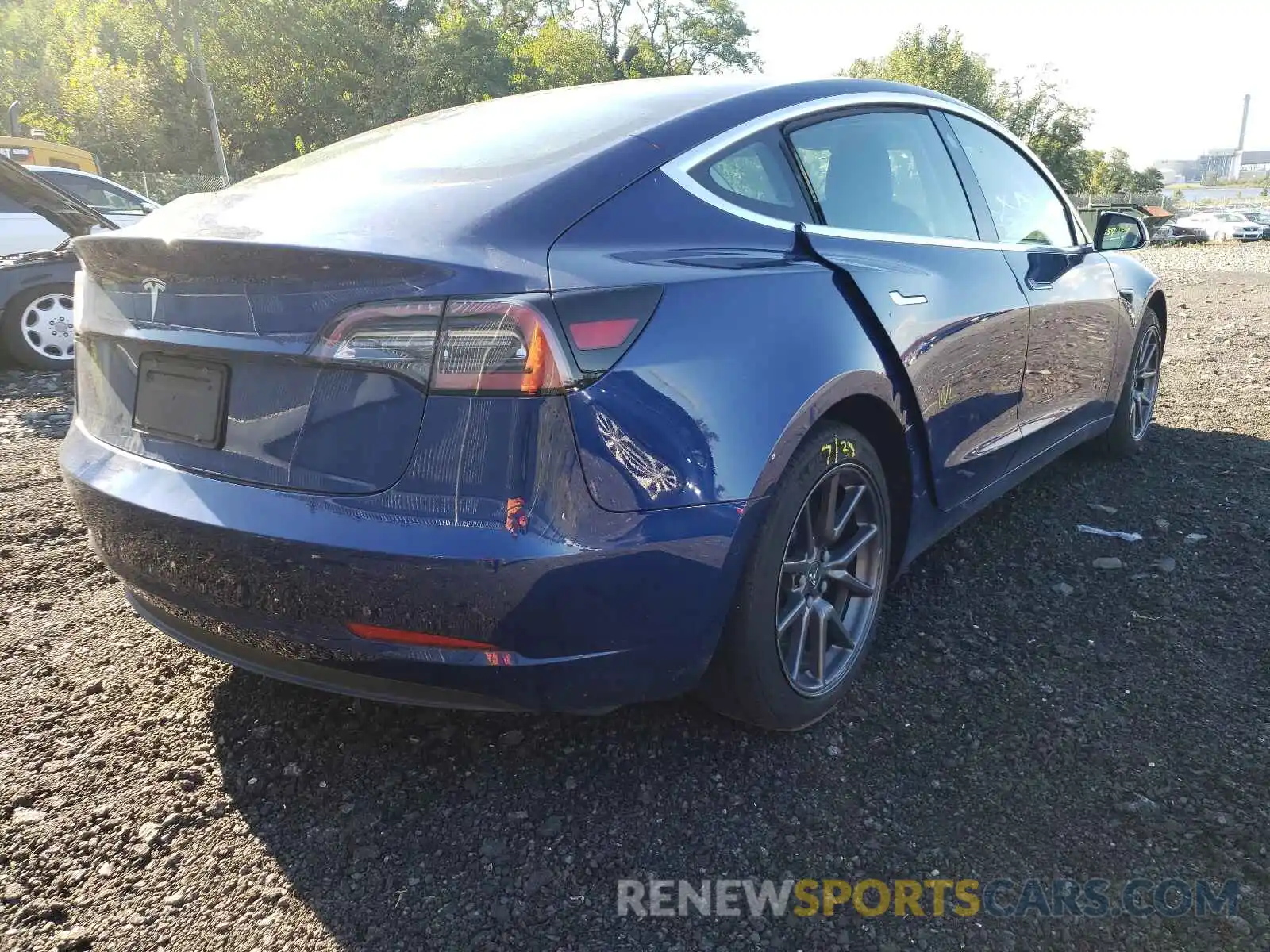 4 Photograph of a damaged car 5YJ3E1EA3KF396886 TESLA MODEL 3 2019