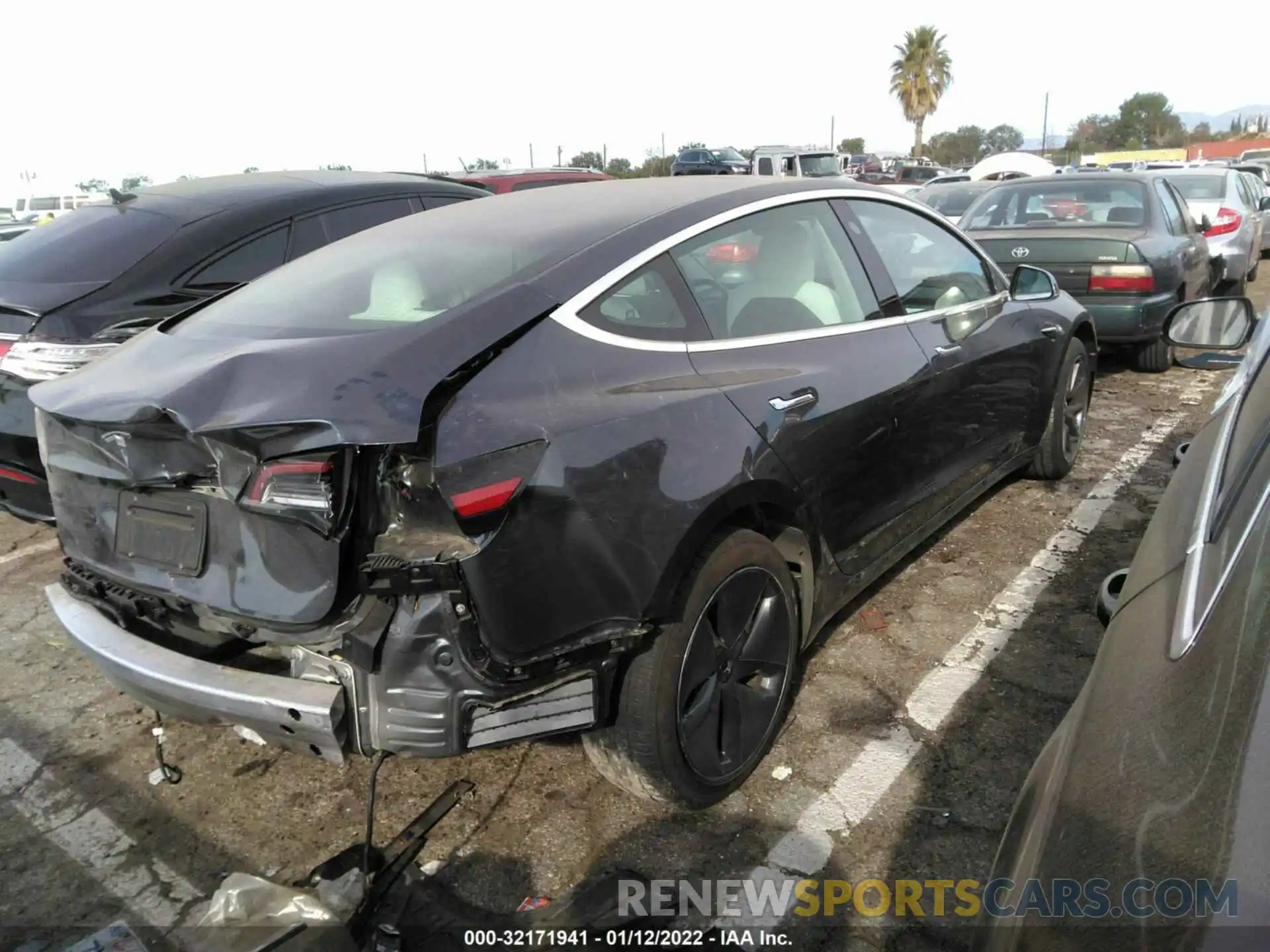 4 Photograph of a damaged car 5YJ3E1EA3KF431572 TESLA MODEL 3 2019