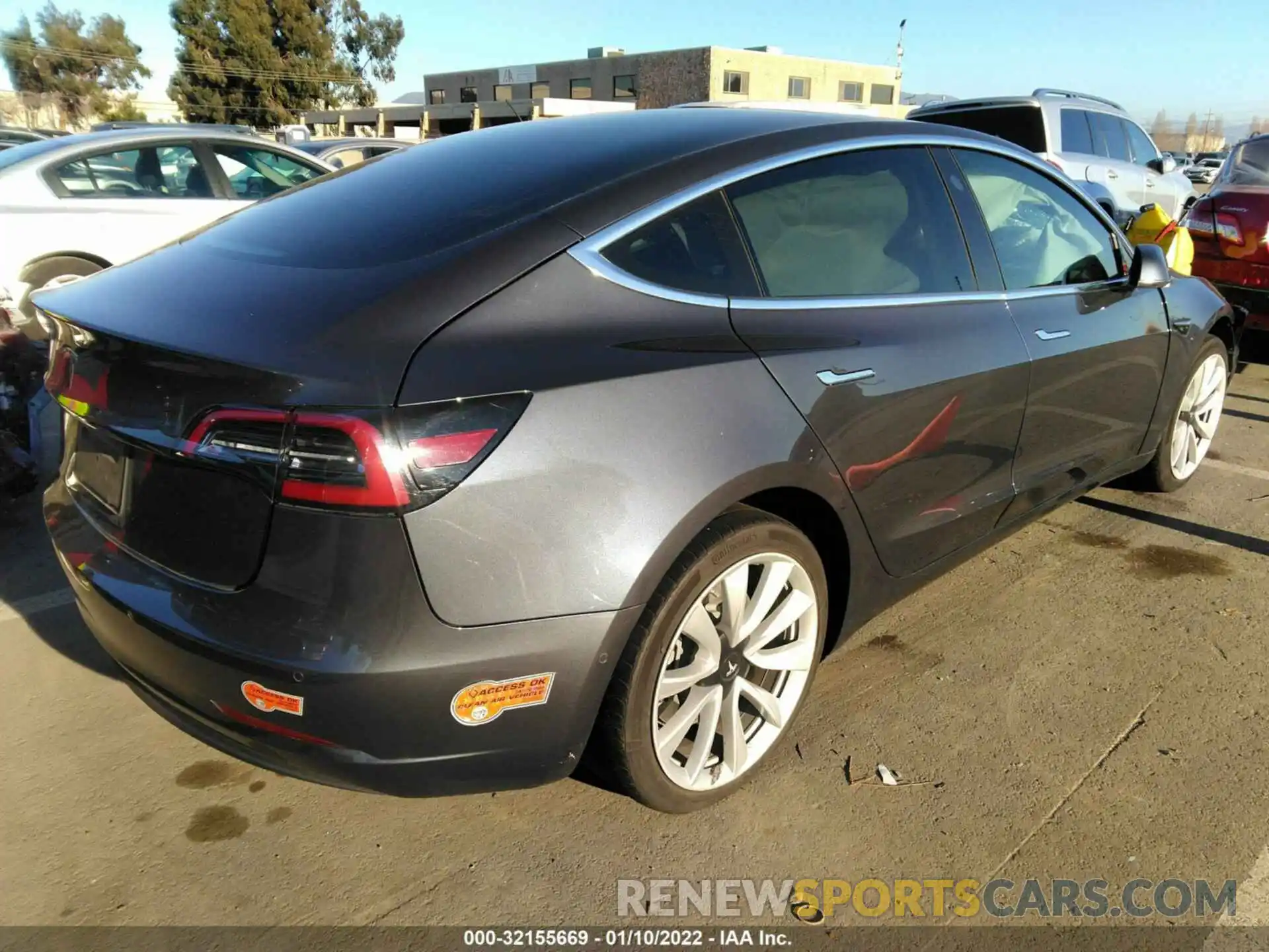 4 Photograph of a damaged car 5YJ3E1EA3KF475975 TESLA MODEL 3 2019