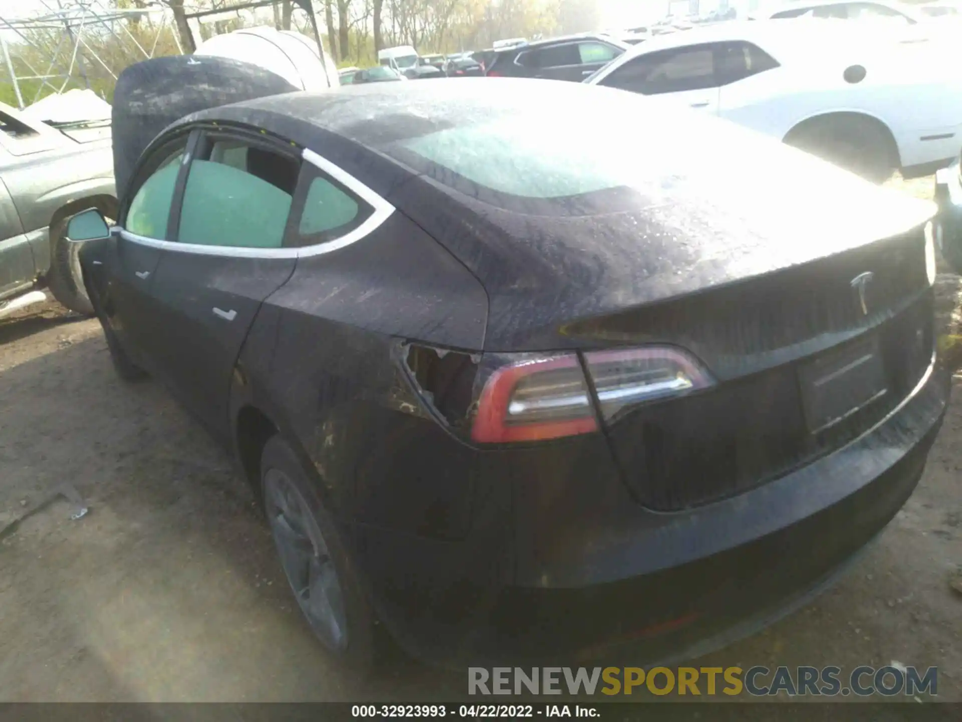 3 Photograph of a damaged car 5YJ3E1EA3KF483638 TESLA MODEL 3 2019