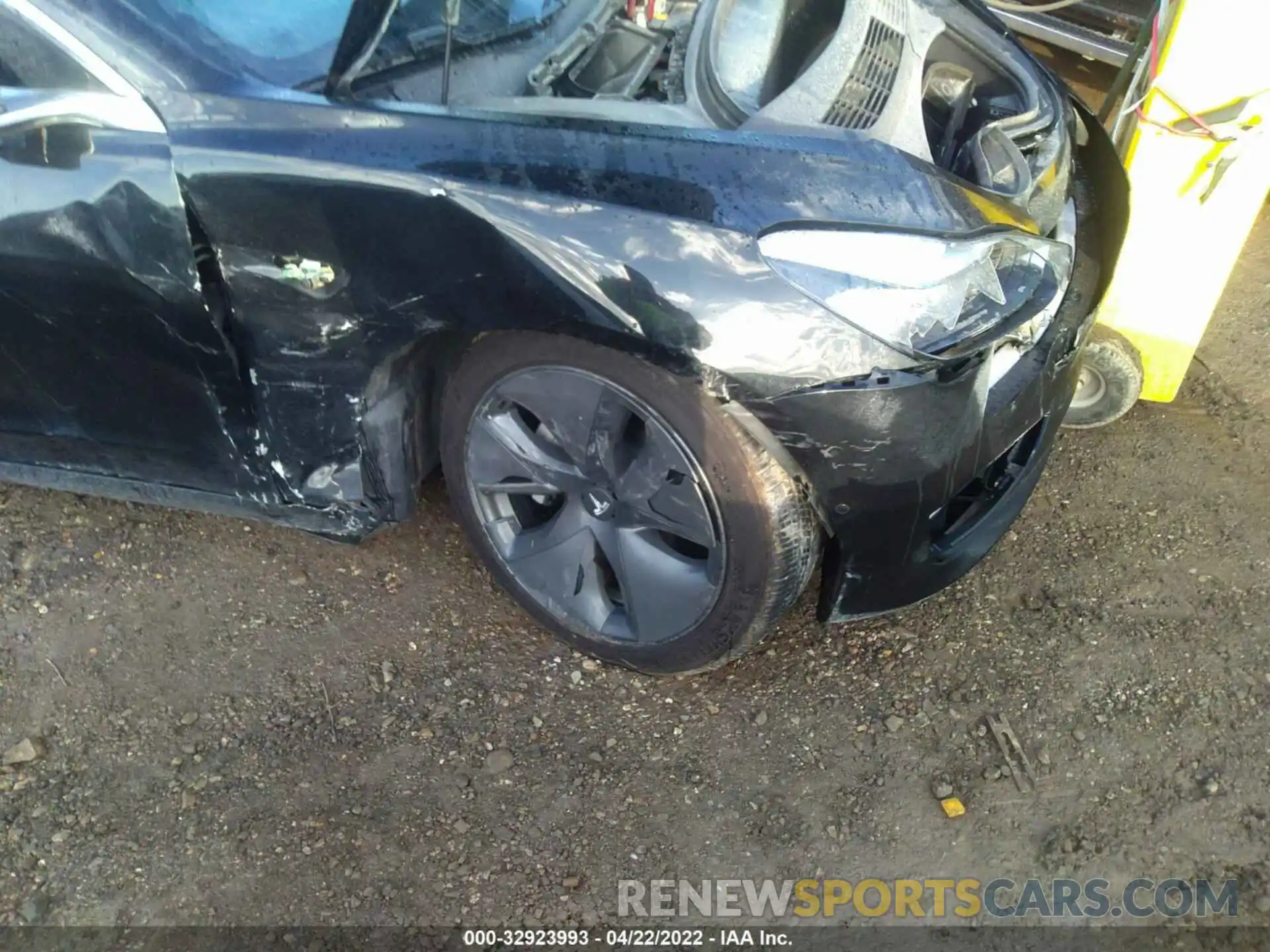 6 Photograph of a damaged car 5YJ3E1EA3KF483638 TESLA MODEL 3 2019