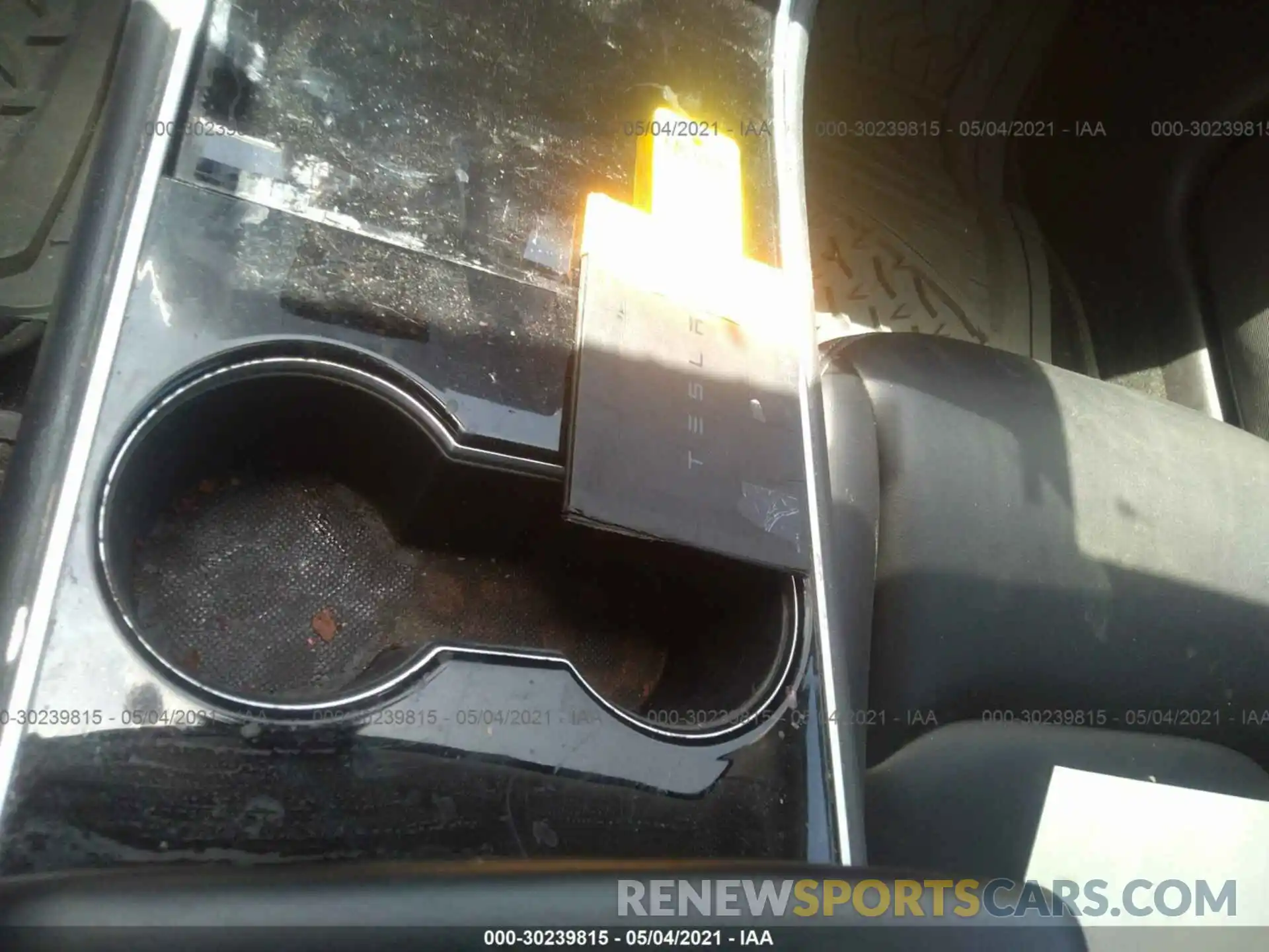 11 Photograph of a damaged car 5YJ3E1EA4KF324739 TESLA MODEL 3 2019