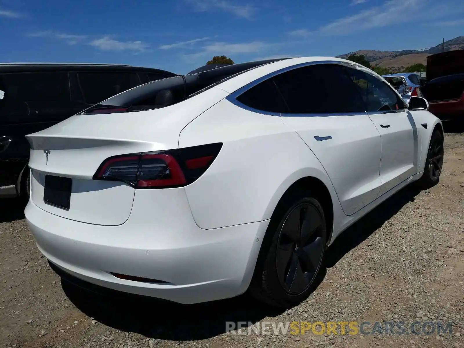 4 Фотография поврежденного автомобиля 5YJ3E1EA4KF326622 TESLA MODEL 3 2019