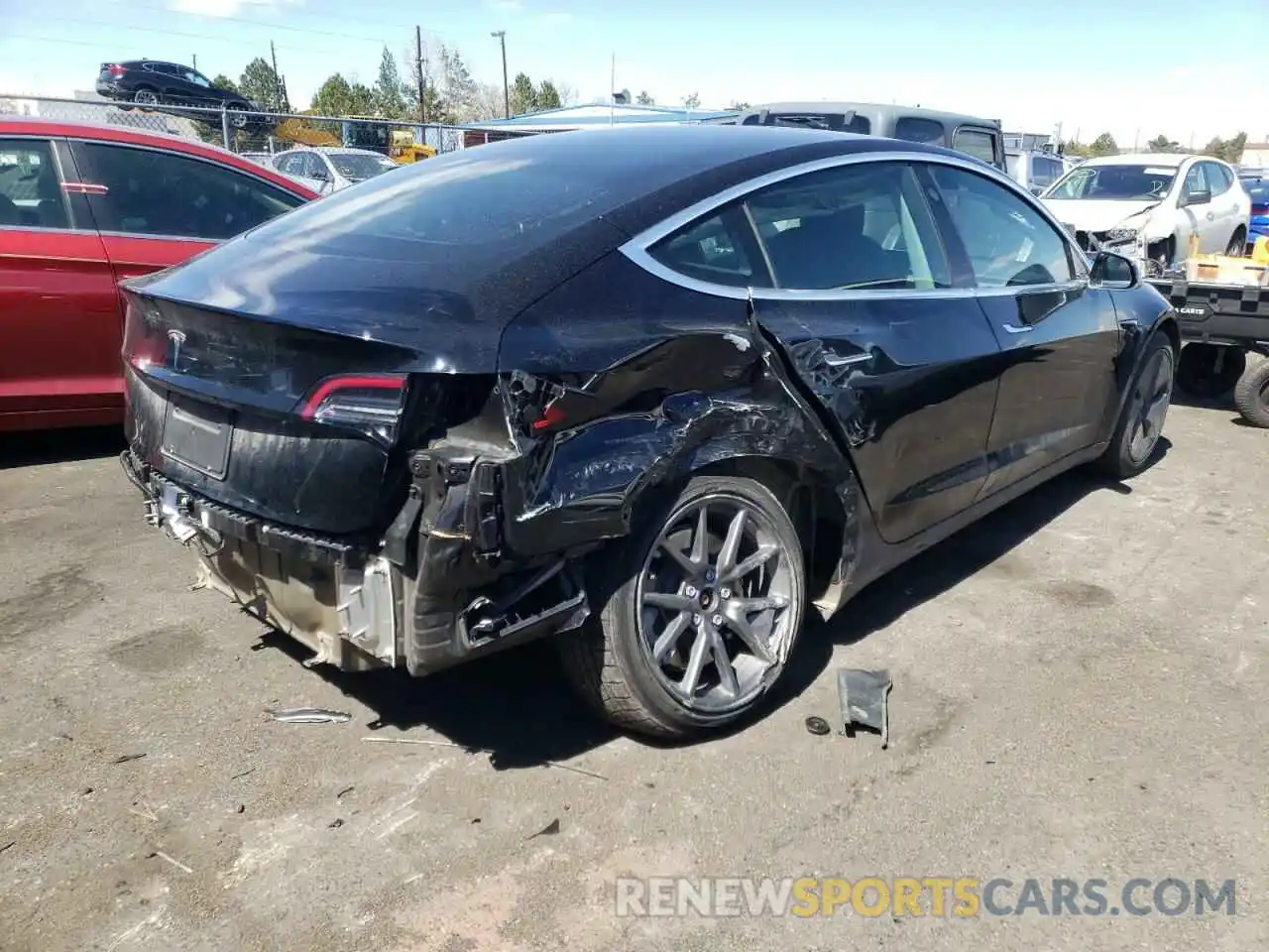 4 Фотография поврежденного автомобиля 5YJ3E1EA4KF361645 TESLA MODEL 3 2019