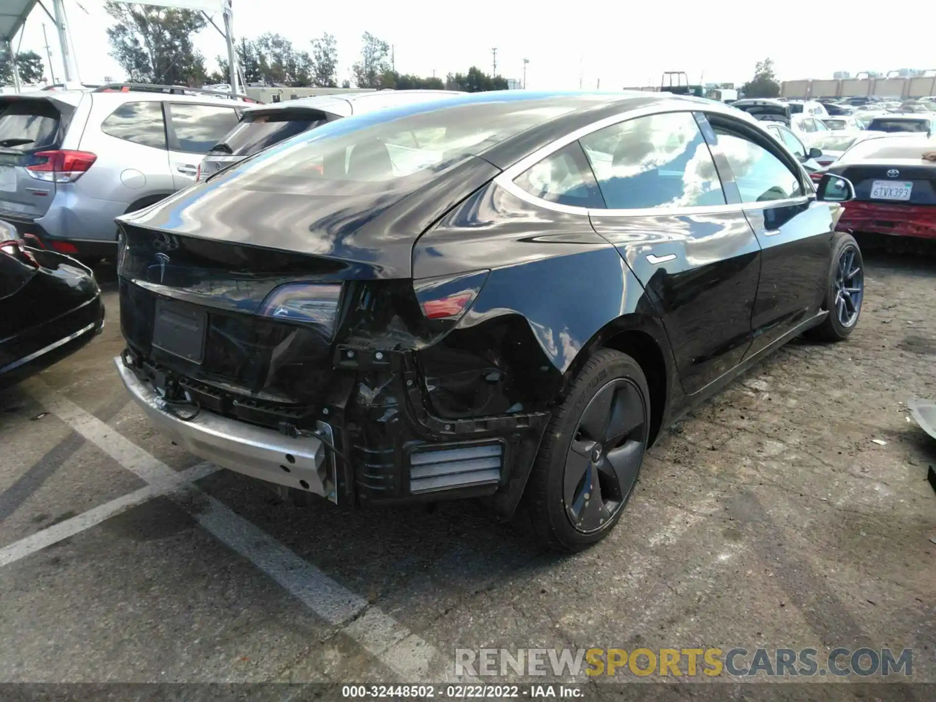 4 Photograph of a damaged car 5YJ3E1EA4KF362035 TESLA MODEL 3 2019