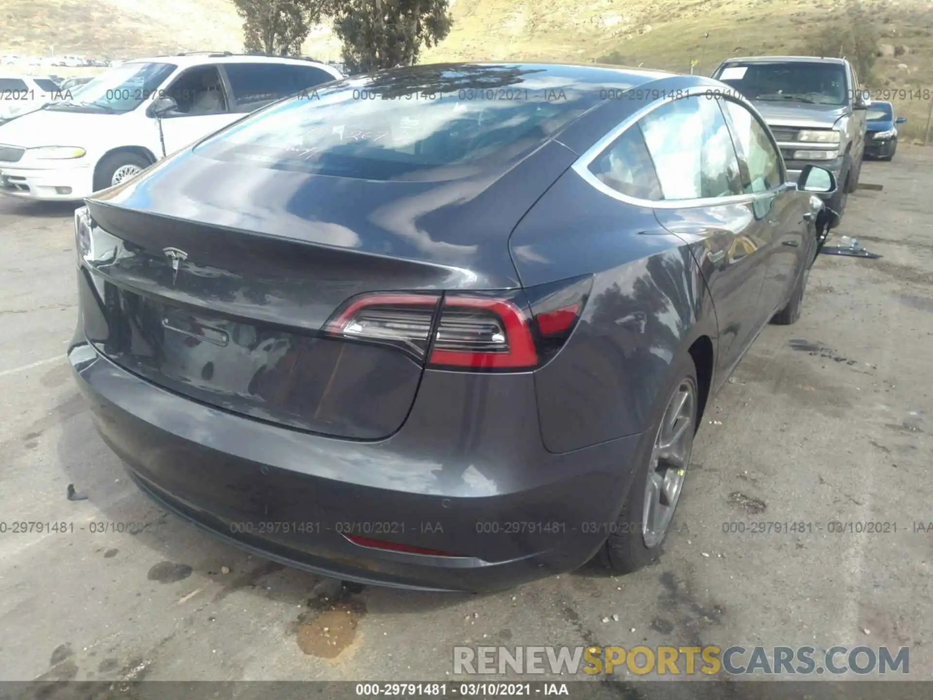 4 Photograph of a damaged car 5YJ3E1EA4KF400458 TESLA MODEL 3 2019