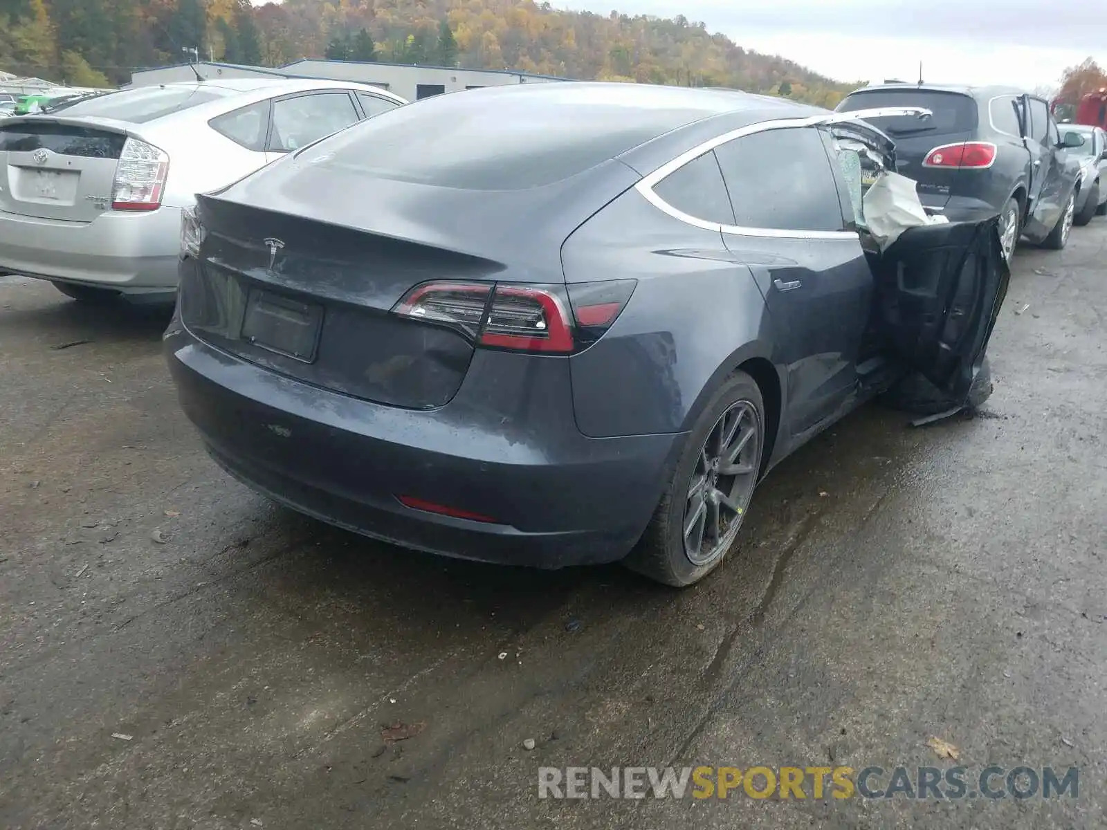 4 Фотография поврежденного автомобиля 5YJ3E1EA4KF411069 TESLA MODEL 3 2019