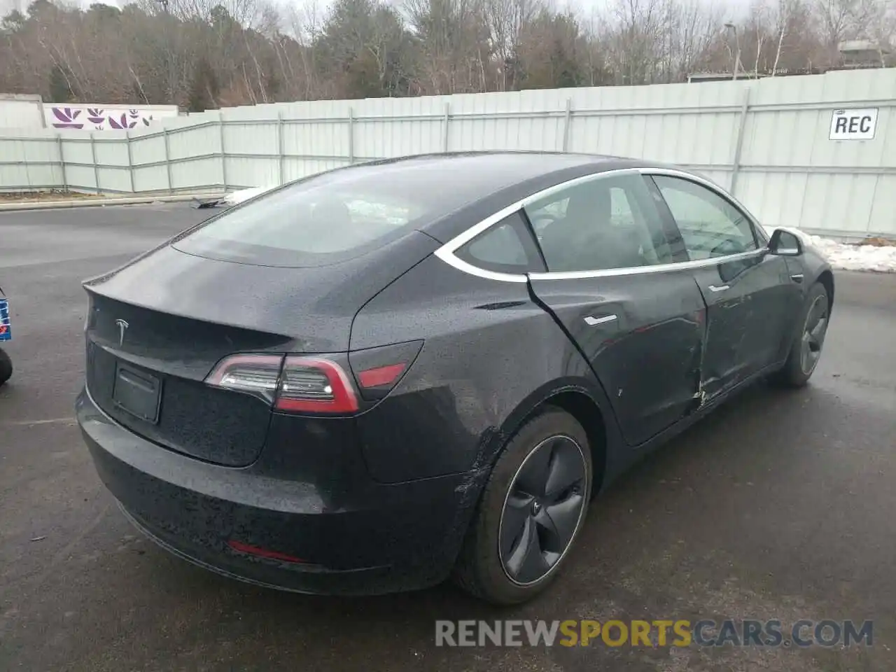 4 Photograph of a damaged car 5YJ3E1EA4KF422556 TESLA MODEL 3 2019