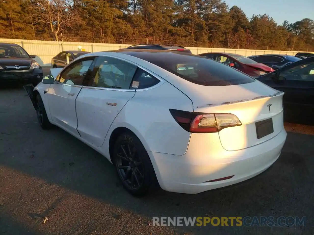 3 Фотография поврежденного автомобиля 5YJ3E1EA4KF424758 TESLA MODEL 3 2019