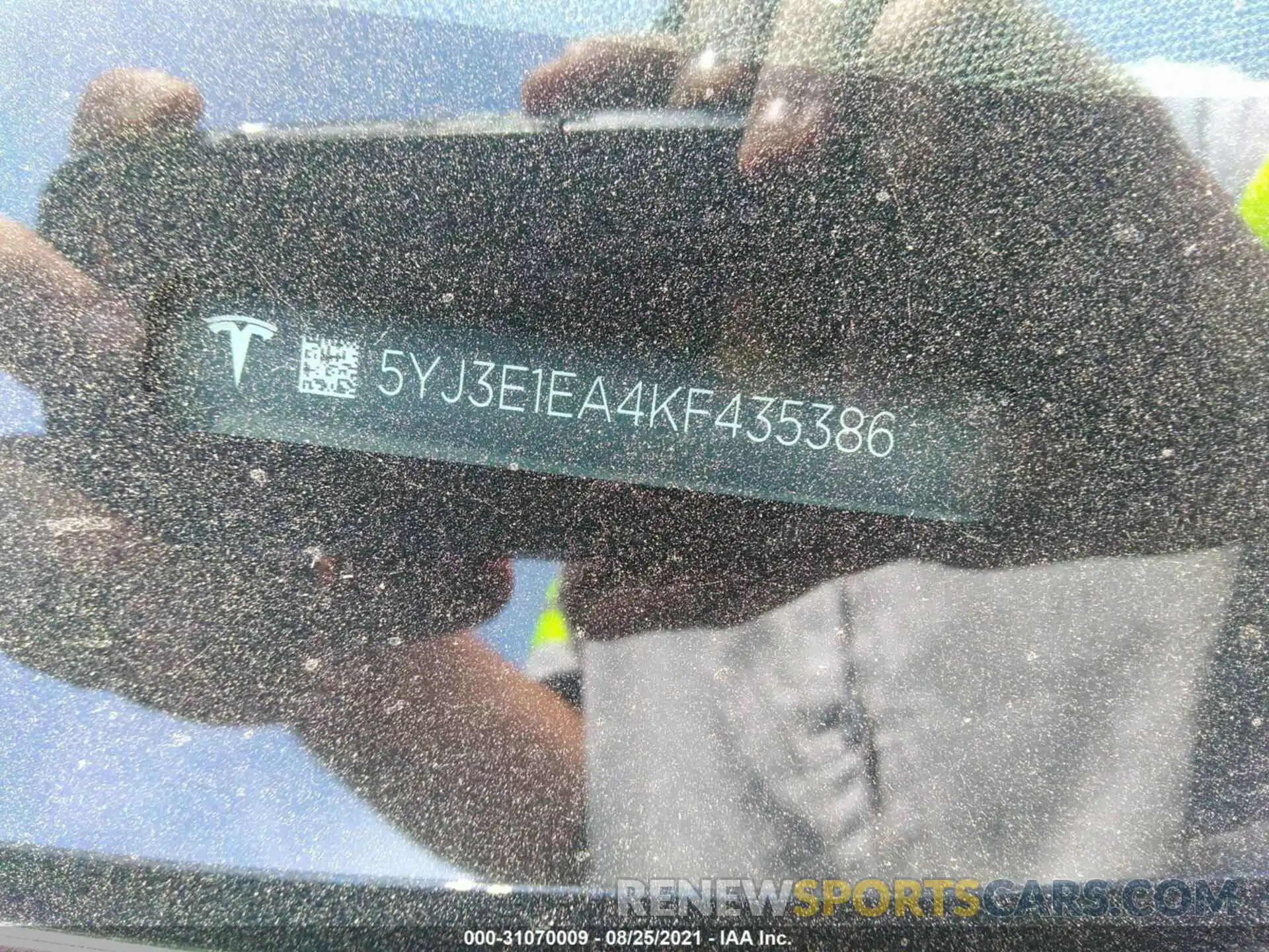 9 Photograph of a damaged car 5YJ3E1EA4KF435386 TESLA MODEL 3 2019