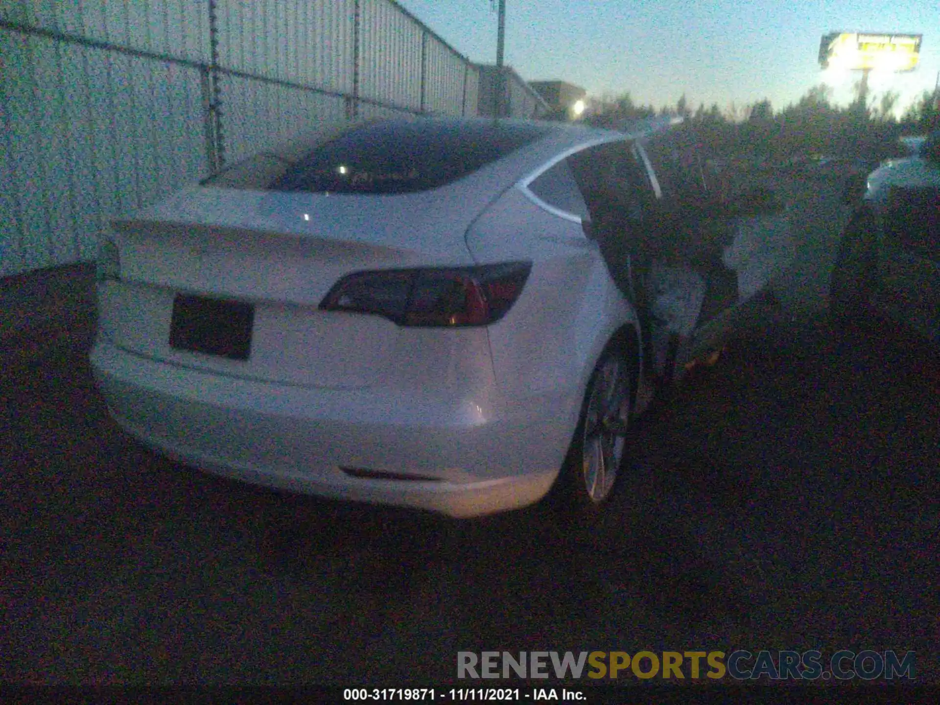 4 Photograph of a damaged car 5YJ3E1EA4KF447814 TESLA MODEL 3 2019