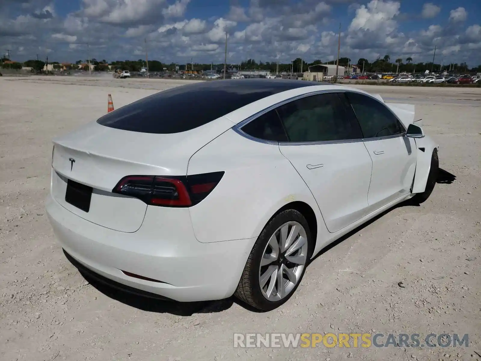 4 Photograph of a damaged car 5YJ3E1EA4KF476388 TESLA MODEL 3 2019