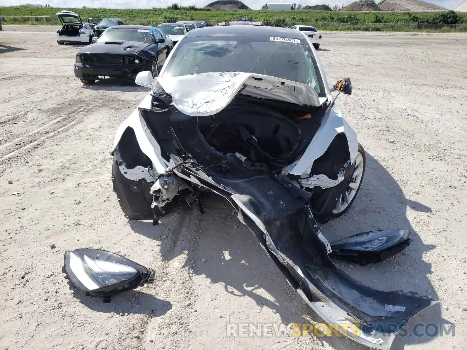 9 Photograph of a damaged car 5YJ3E1EA4KF476388 TESLA MODEL 3 2019