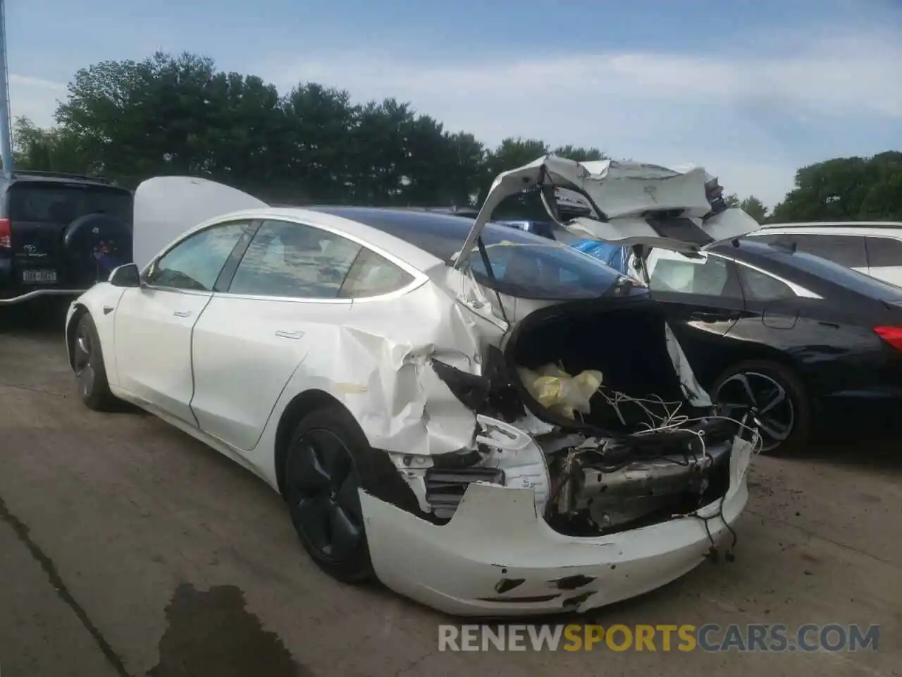 3 Photograph of a damaged car 5YJ3E1EA4KF483261 TESLA MODEL 3 2019