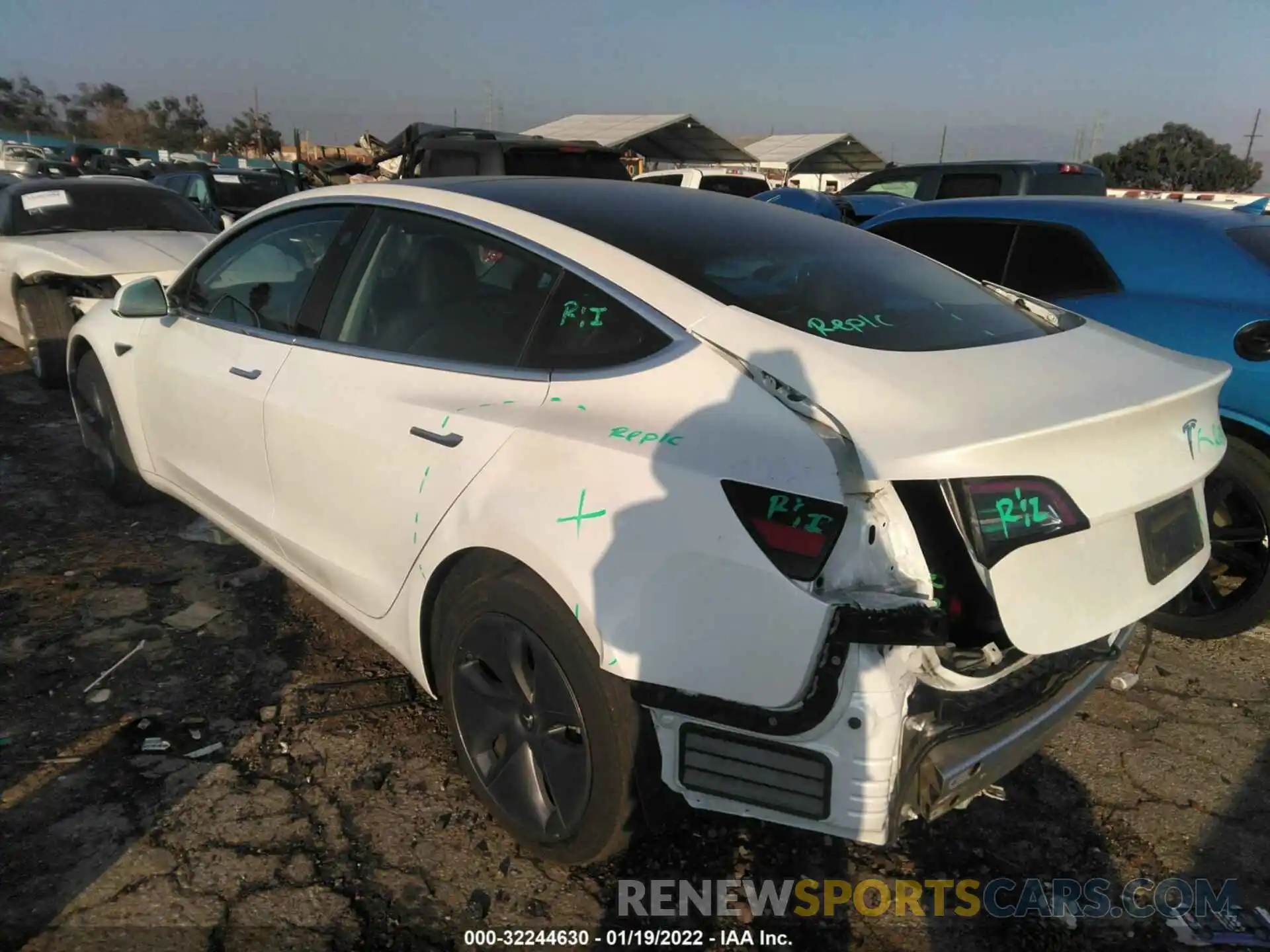 3 Photograph of a damaged car 5YJ3E1EA4KF485897 TESLA MODEL 3 2019