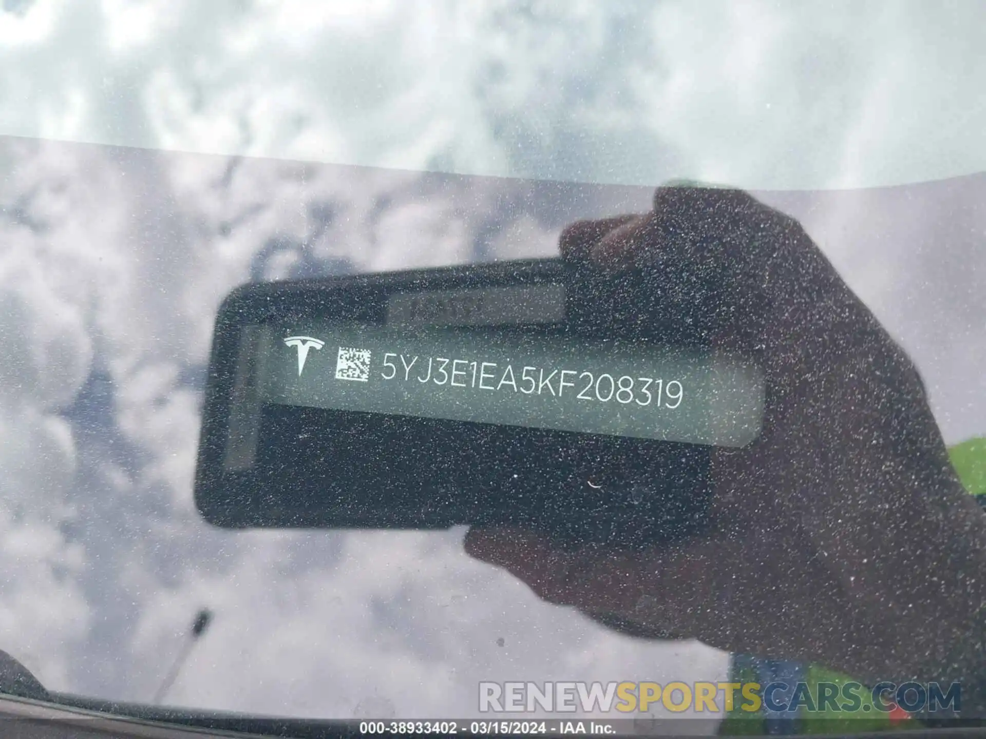 9 Photograph of a damaged car 5YJ3E1EA5KF208319 TESLA MODEL 3 2019